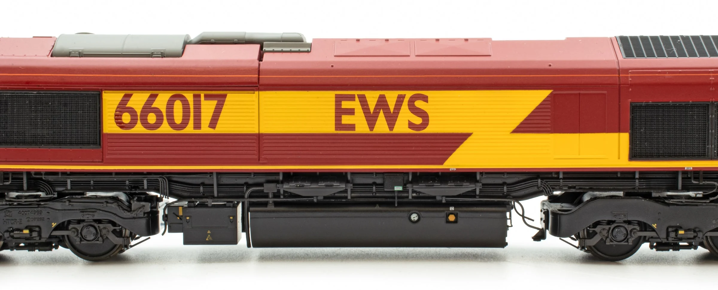 ACC3461 Class 66 EWS No.66017 Diesel Locomotive - Image 3