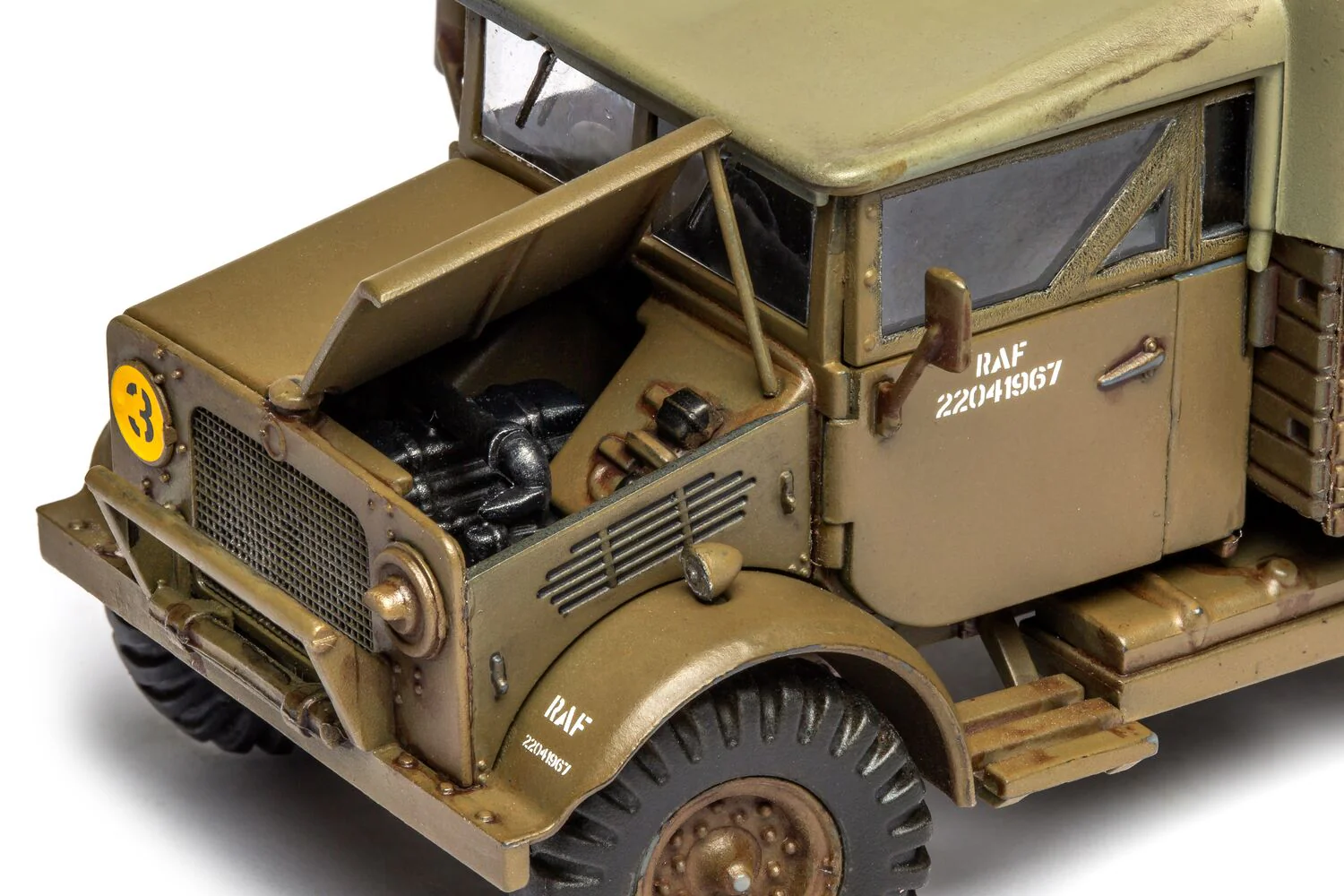 A03313A WWII RAF 15-cwt 4 x 2 G.S. Truck Model Kit - Image 6