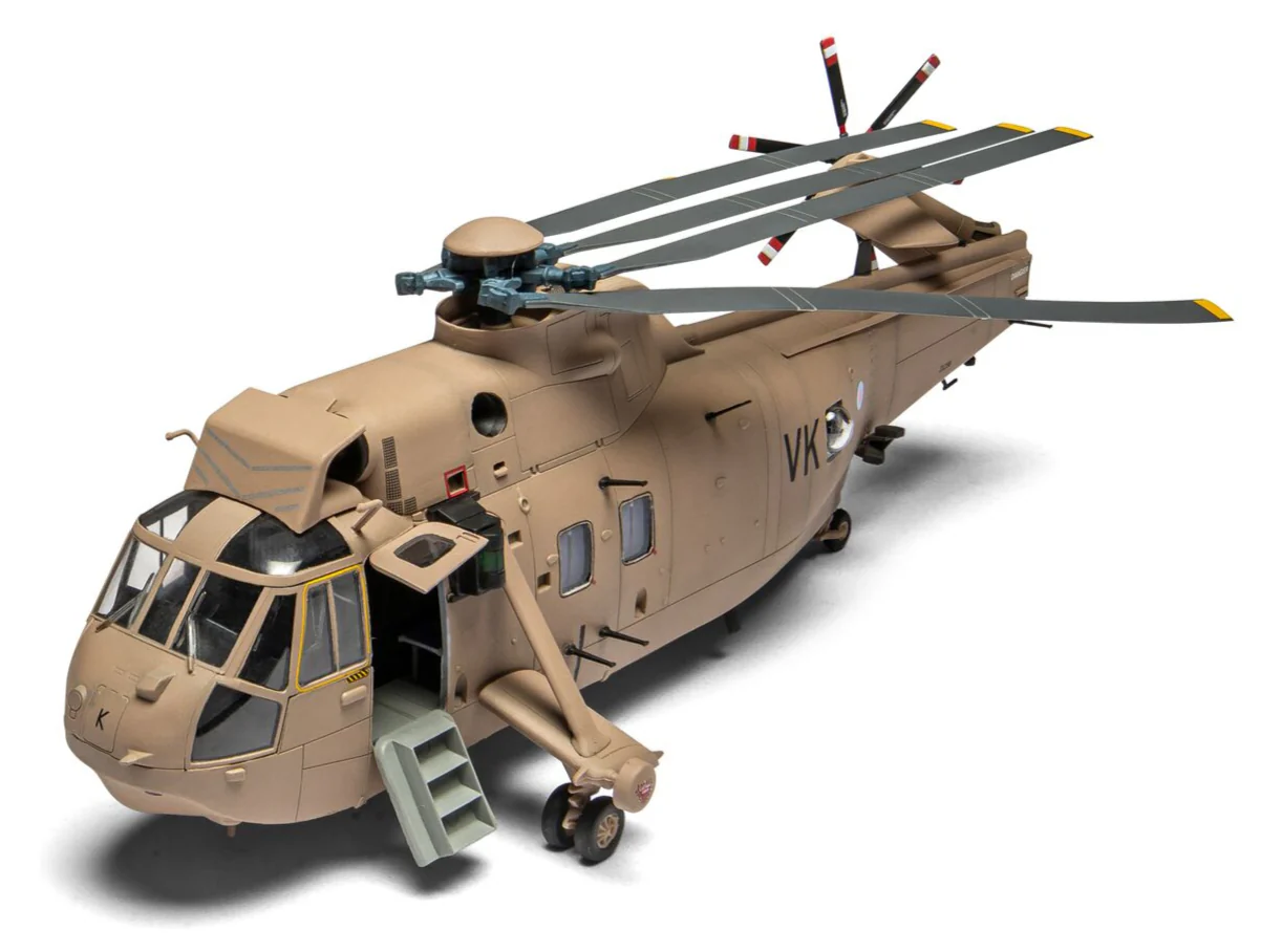 A04056A Westland Sea King HC.4 Model Kit - Image 2