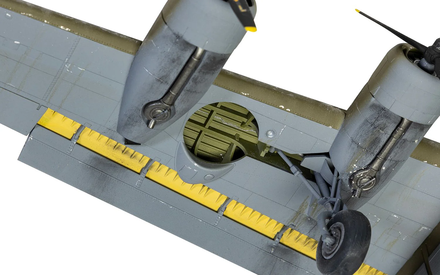 A09011 Consolidated B-24D Liberator Model Kit - Image 6