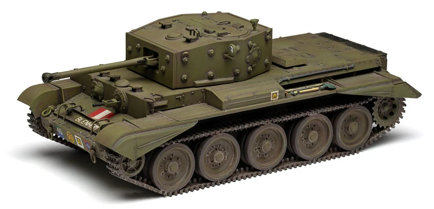 A1384 Cruiser Mk.VIII A27M Cromwell Mk.IV / Mk.VI Model Kit - Image 2