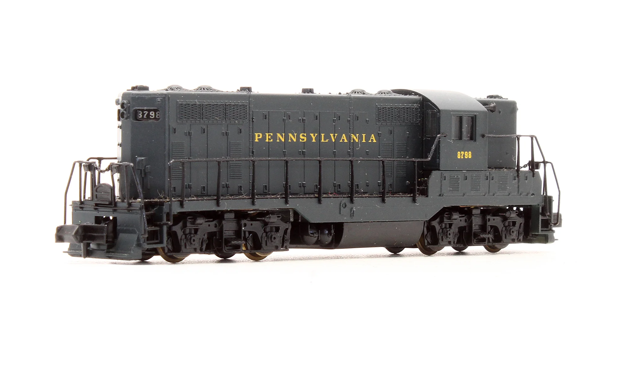 Pre-Owned 48027 GP7 Diesel Locomotive Pennsylvania - Road #8798 - Image 2