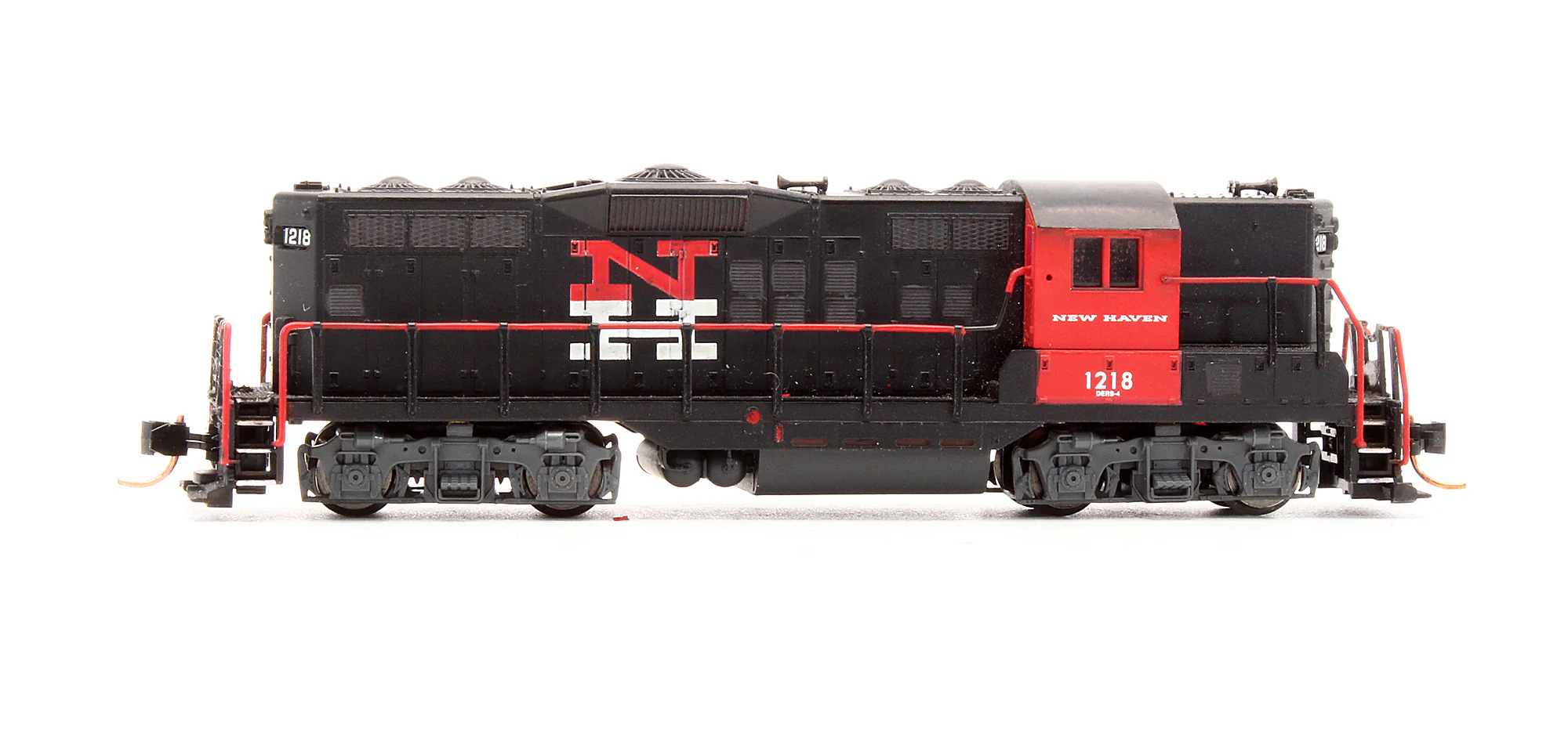 Pre-Owned 48323 GP9 Ph.2 Diesel Locomotive New Haven - Road #1218 - Image 3