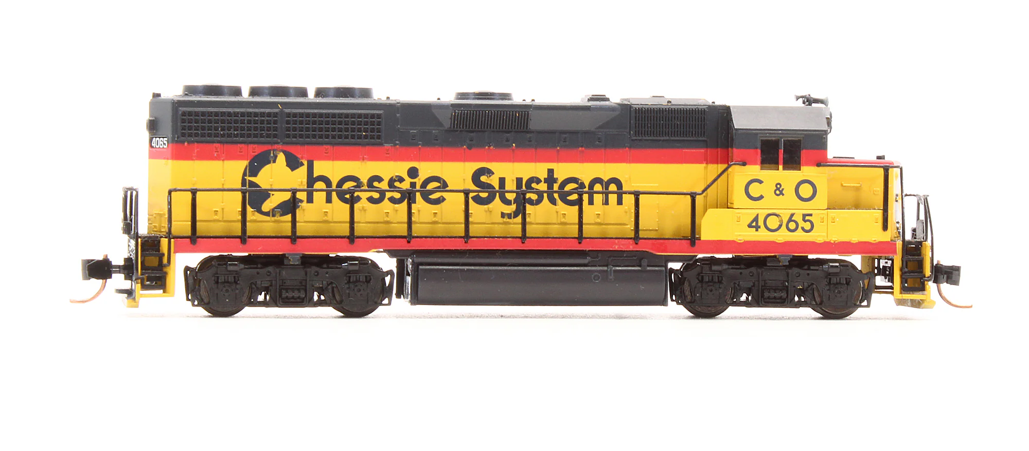 Pre-Owned 48506 GP40 Diesel Locomotive Chessie System (C&O) - Road #4065 - Image 3