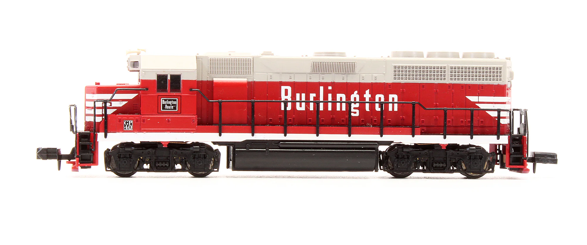 Pre-Owned 48522 GP40 Diesel Locomotive Burlington - Image 4