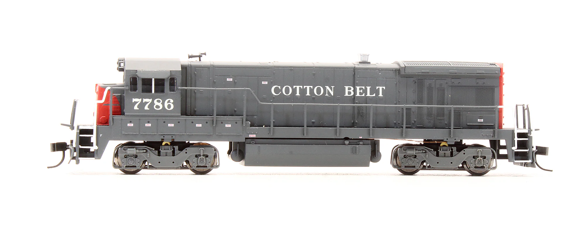 Pre-Owned 49926 B30-7 Diesel Locomotive Cotton Belt - Road #7786 - Image 4