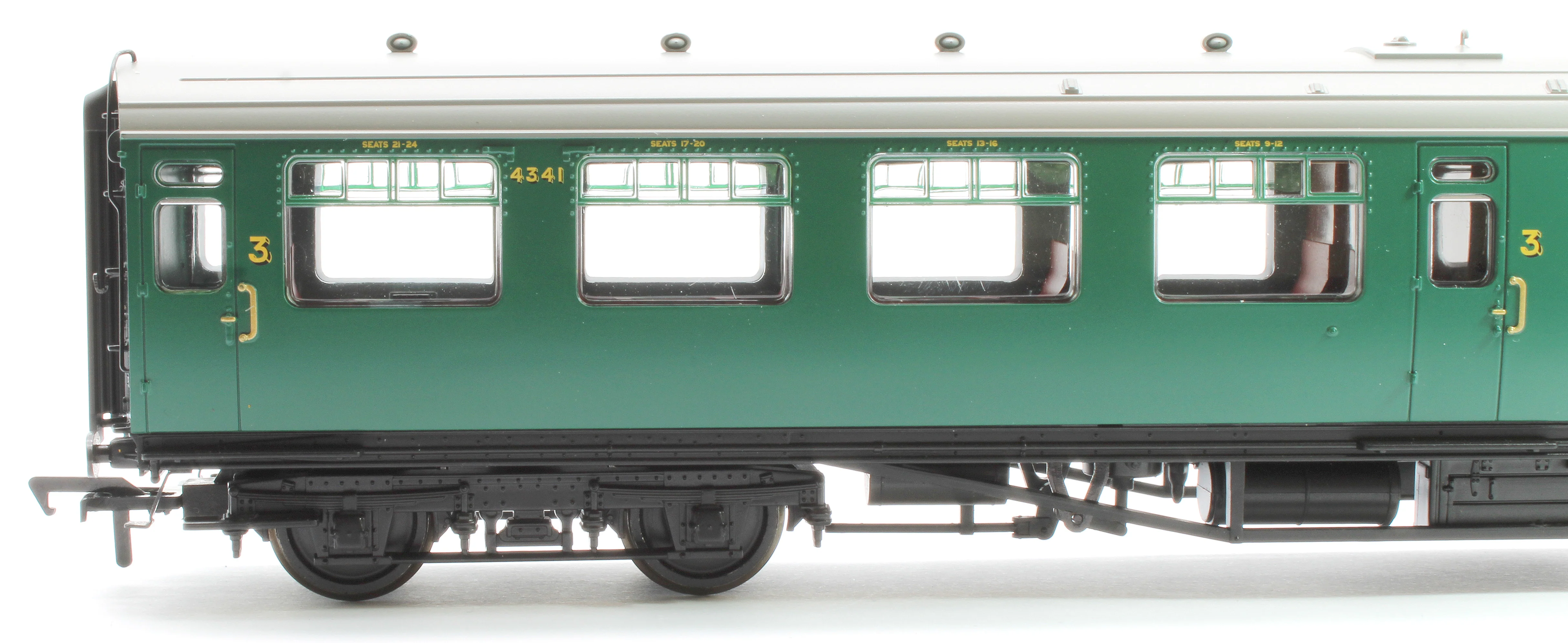 34-725 SR Bulleid Brake Third Semi-Open 10'' Vents SR Malachite Green No.3993 - Image 3