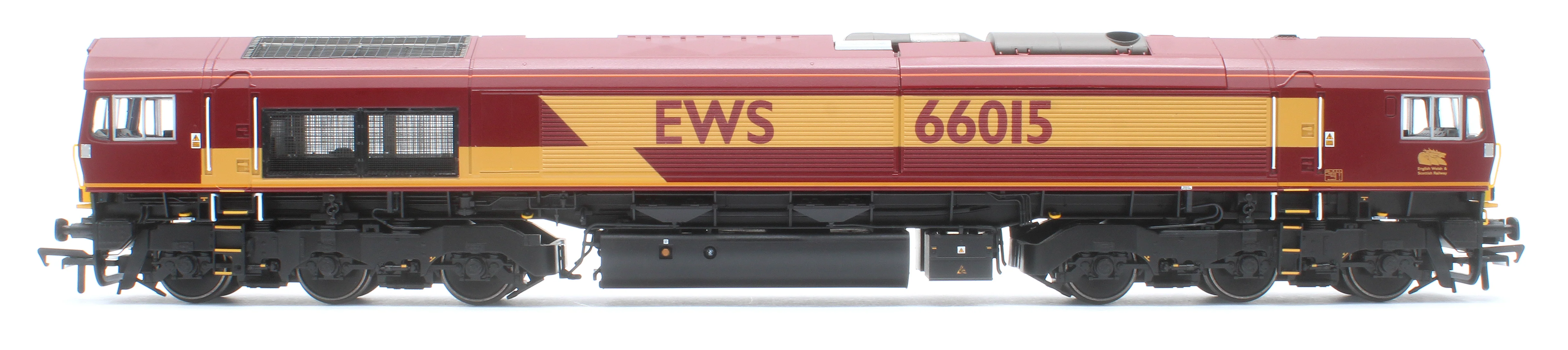 Class 66/0 66015 EWS Diesel Locomotive - Image 6