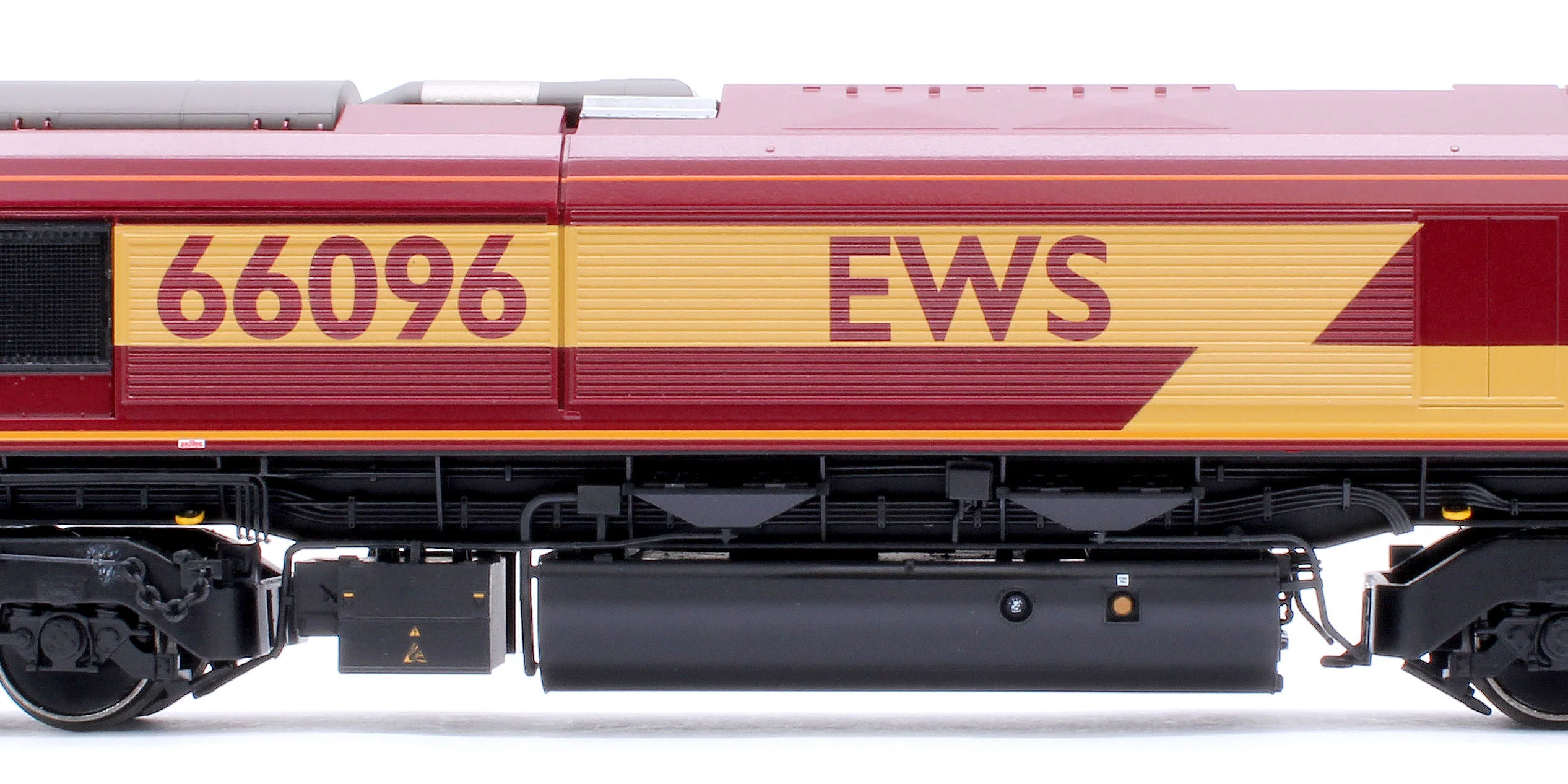 Class 66/0 66096 EWS Diesel Locomotive - DCC Sound - Image 7