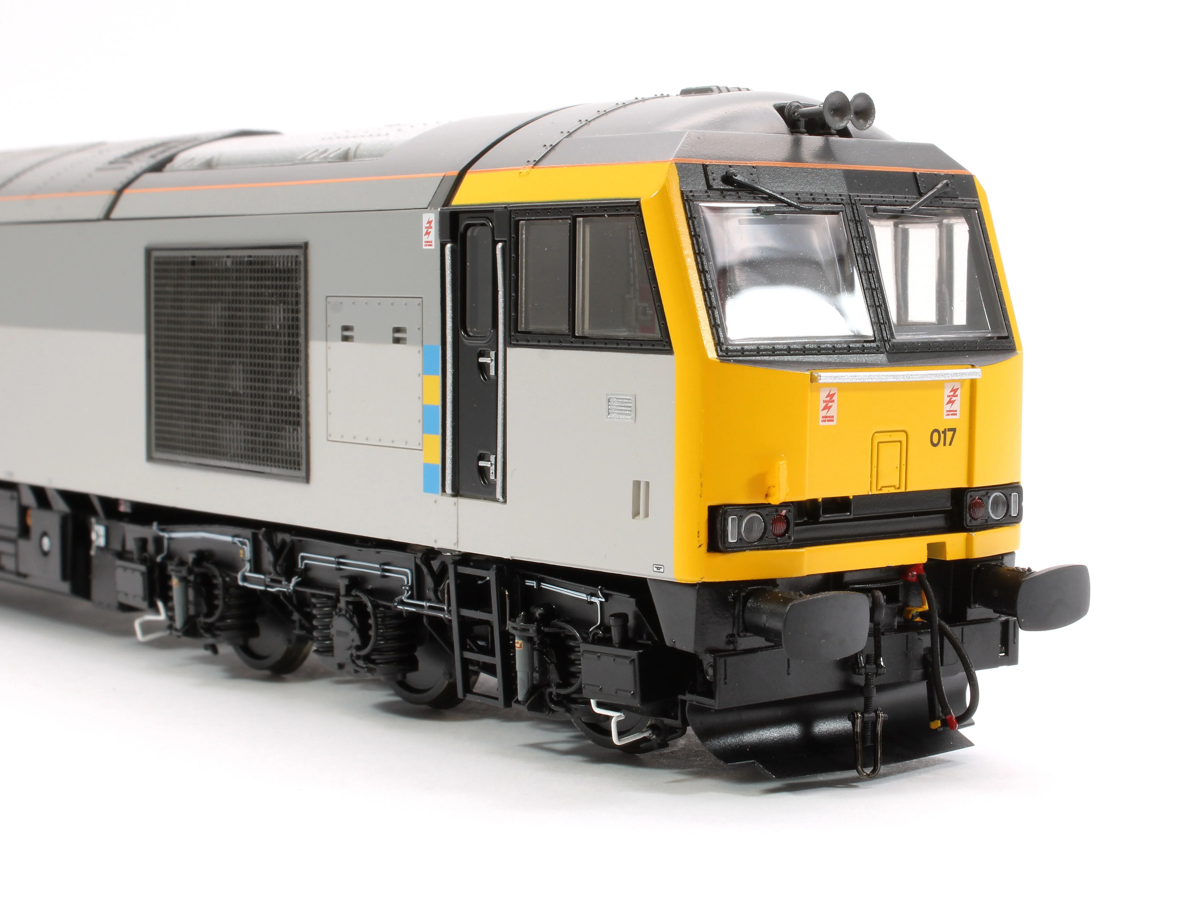 CM-60017-TGCN Class 60 017 “Arenig Fawr” Triple Grey Construction Diesel Electric Locomotive - Image 11