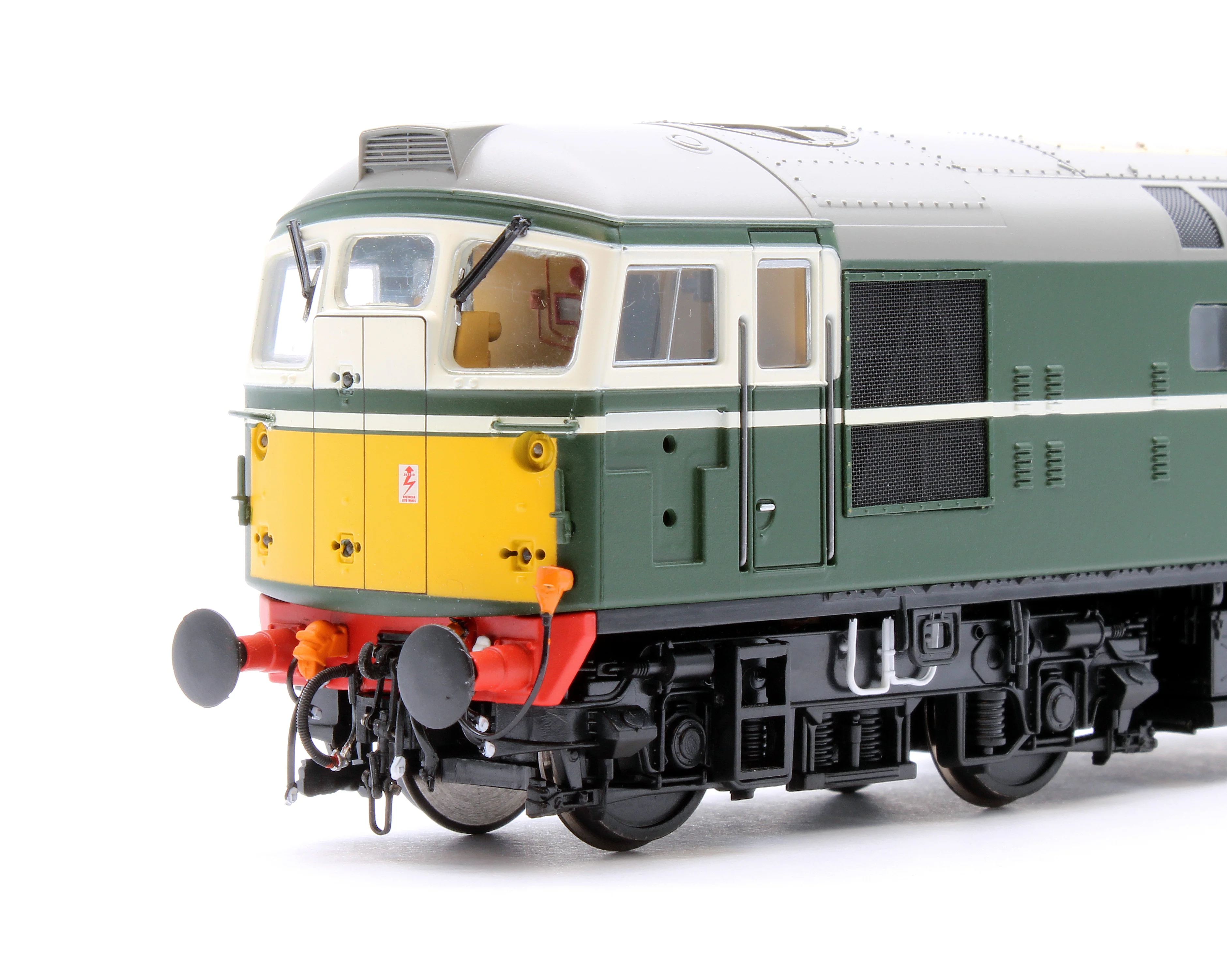 2641 Class 26 BR Green D5333 (small yellow panels) Diesel Locomotive - Image 6