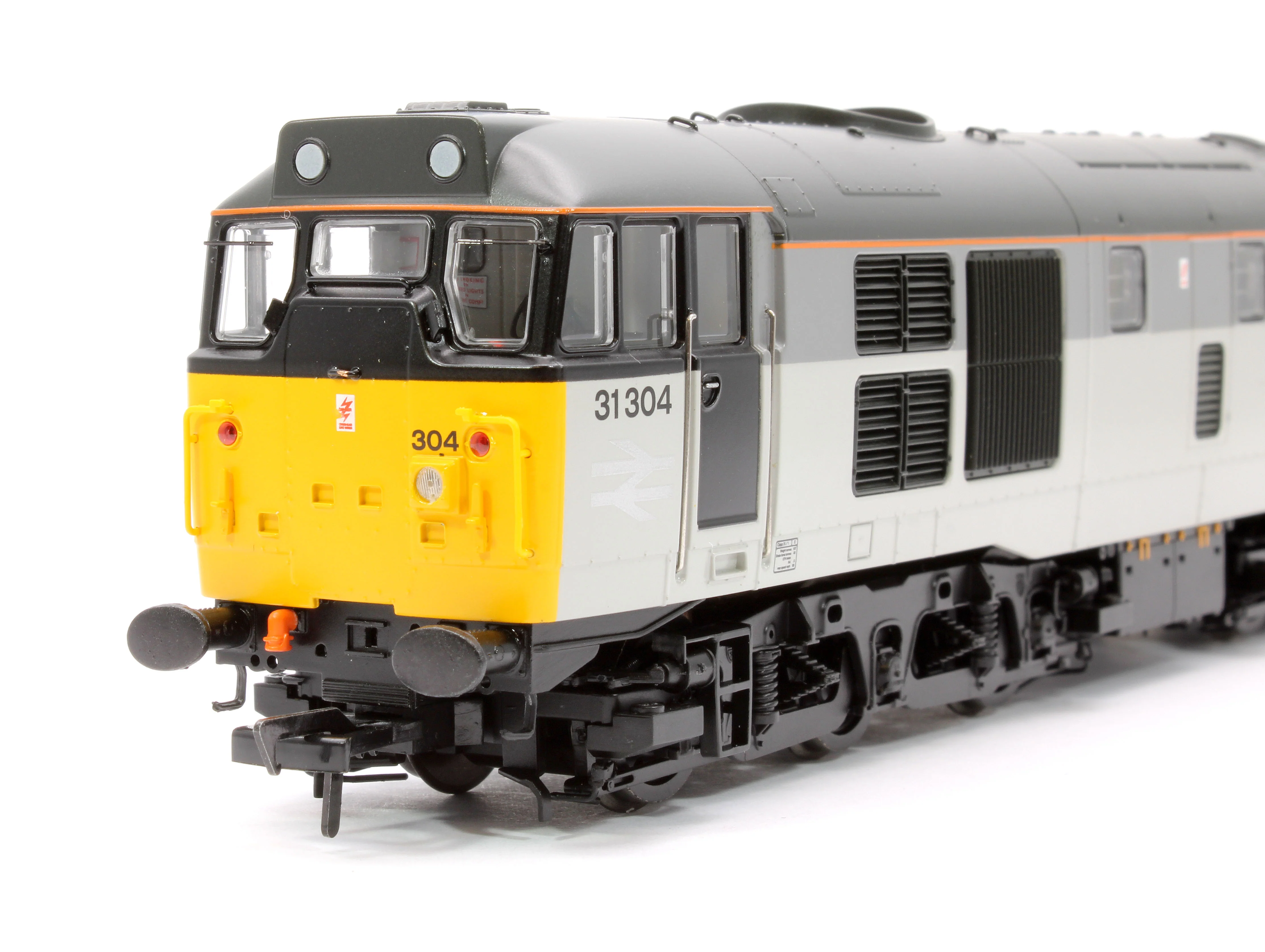 35-823ASF Class 31/1 Refurbished 31304 BR Railfreight Petroleum Sector Diesel Locomotive - DCC Sound - Image 9