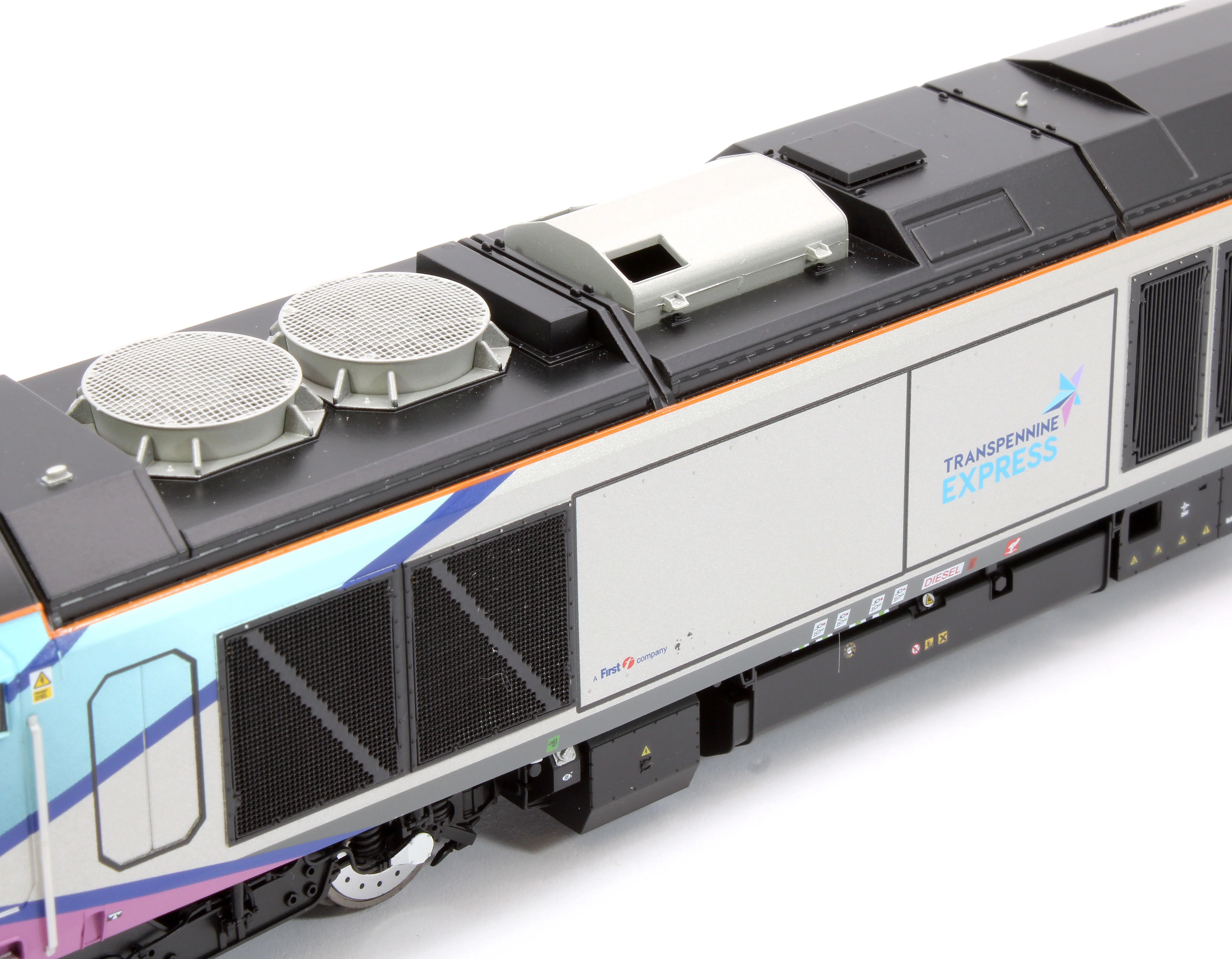 4D-022-024S Class 68 "Enterprise" 68026 Transpenine Express Diesel Locomotive - Sound Fitted - Image 11