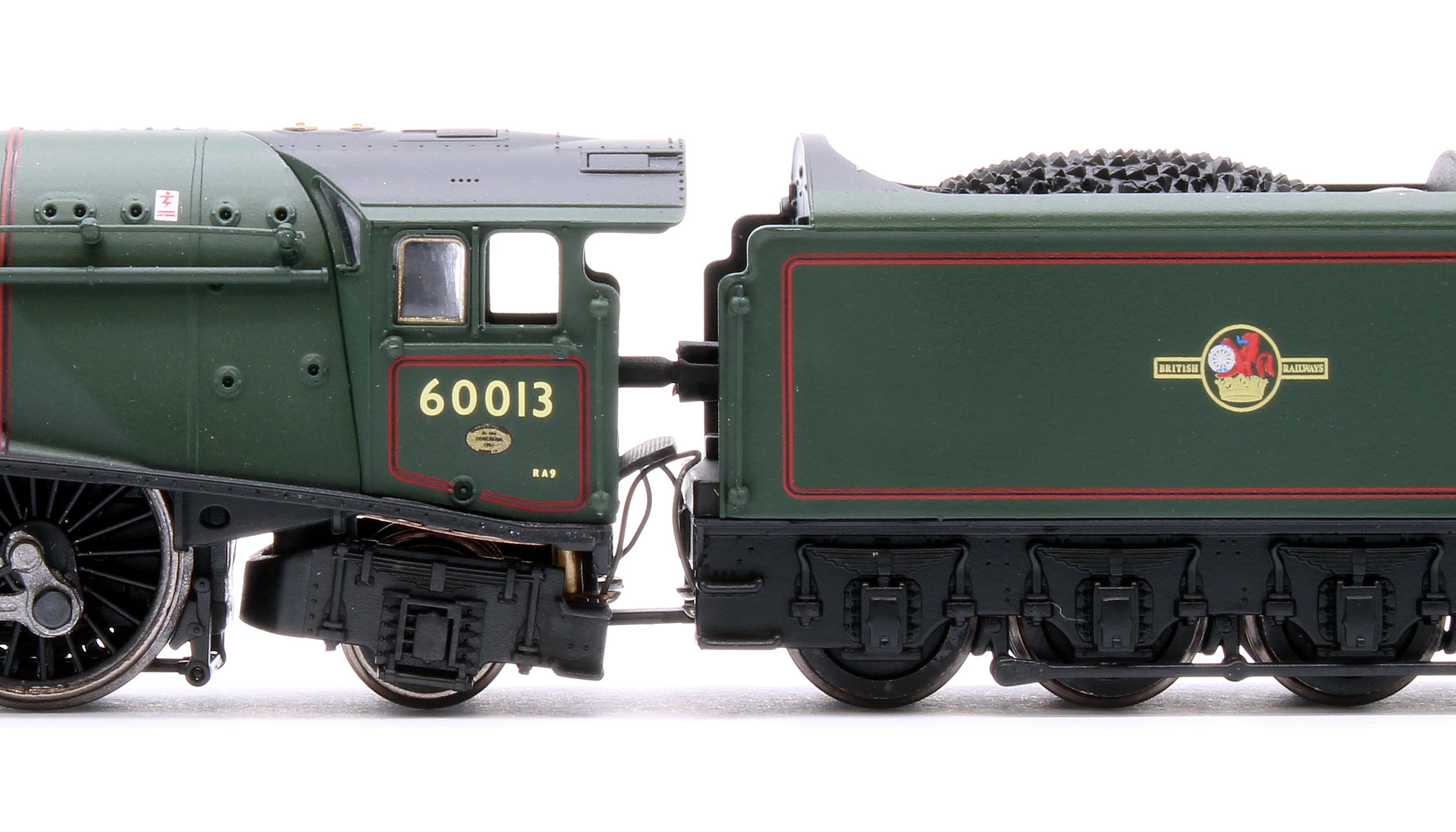 2S-008-018D A4 Dominion of New Zealand 60013 BR Late Crest & 4 Gresley Coaches - DCC Fitted - Image 7