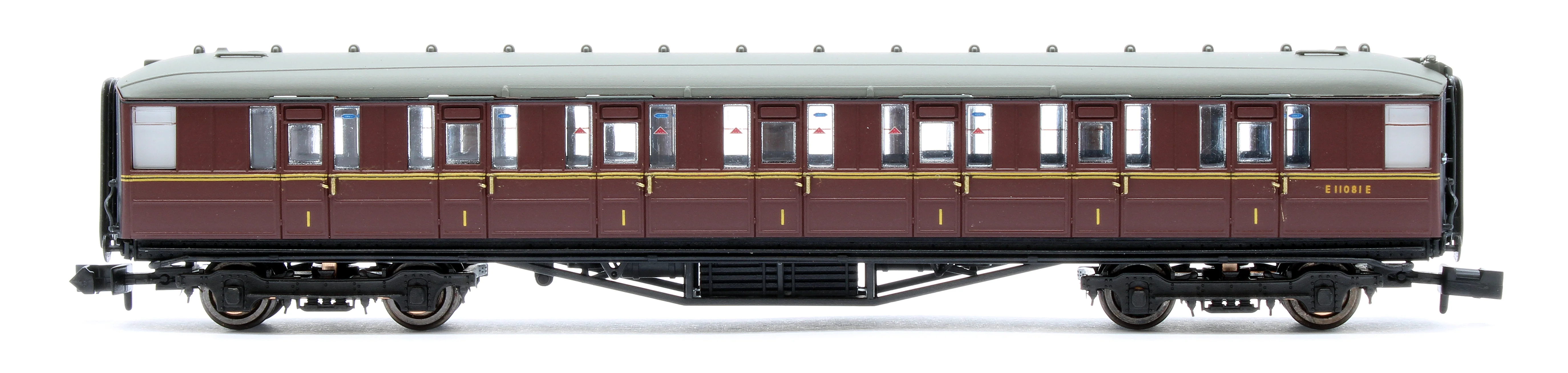 2S-008-018D A4 Dominion of New Zealand 60013 BR Late Crest & 4 Gresley Coaches - DCC Fitted - Image 9