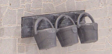 Kitmaster Genesis - 3 x Fire Buckets & Rack