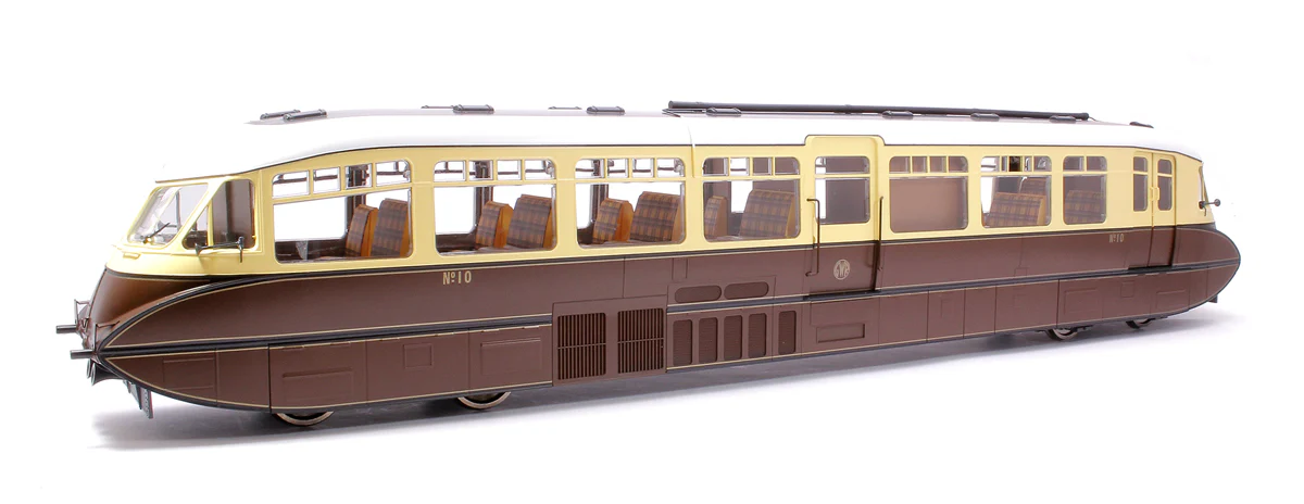 7D-011-002S Streamlined Railcar 10 Lined Chocolate & Cream GWR Monogram Diesel Locomotive - DCC Sound - Image 3