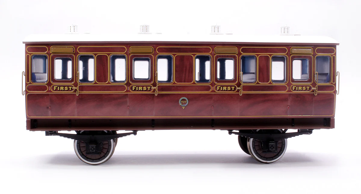 7P-020-400L Stroudley 4 Wheel Suburban Oil Lit 1st Mahogany 707 - Light Bar Fitted - Image 2