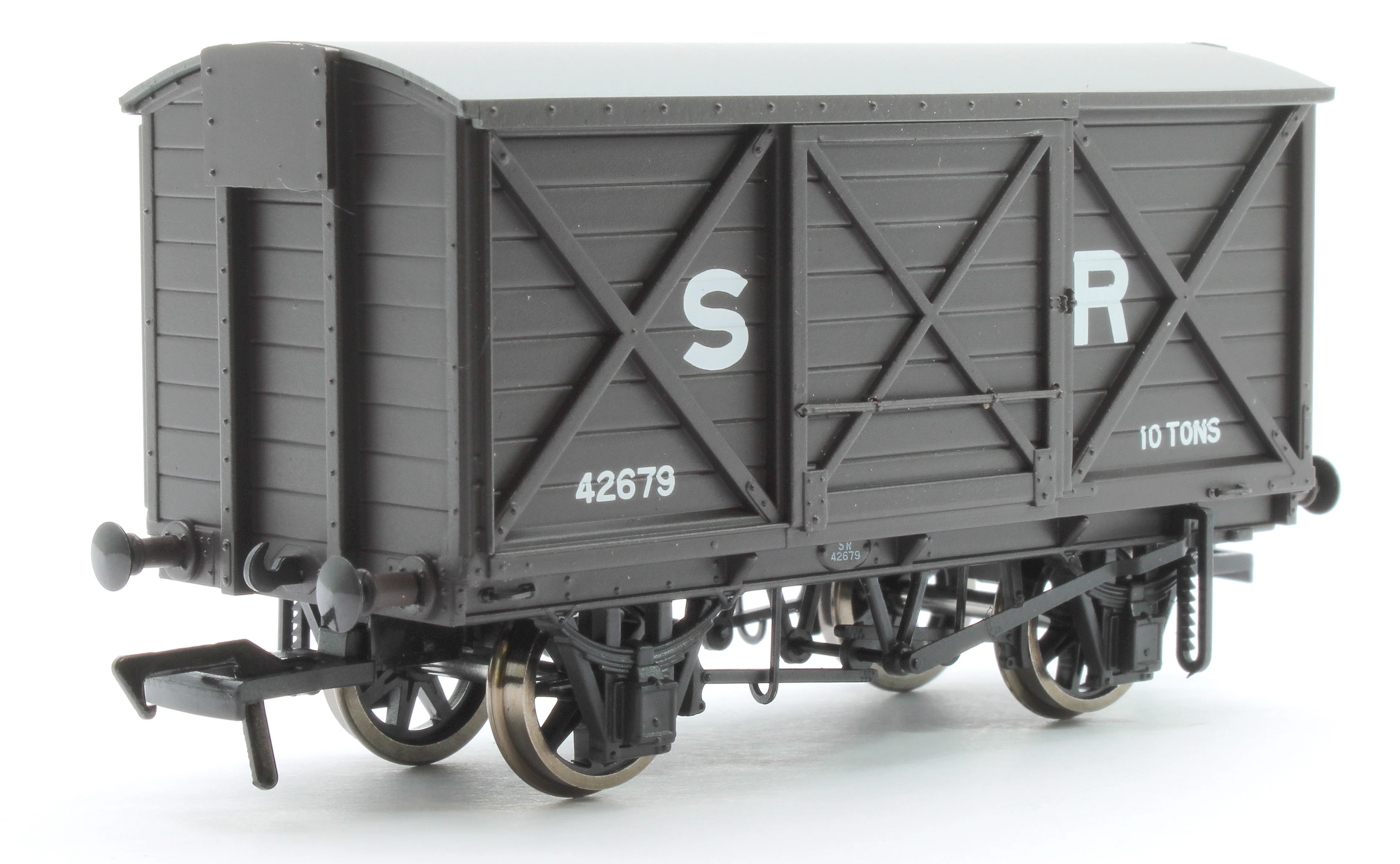 E87053 LSWR 10T Ventilated Van SR Brown (Early) 42679
