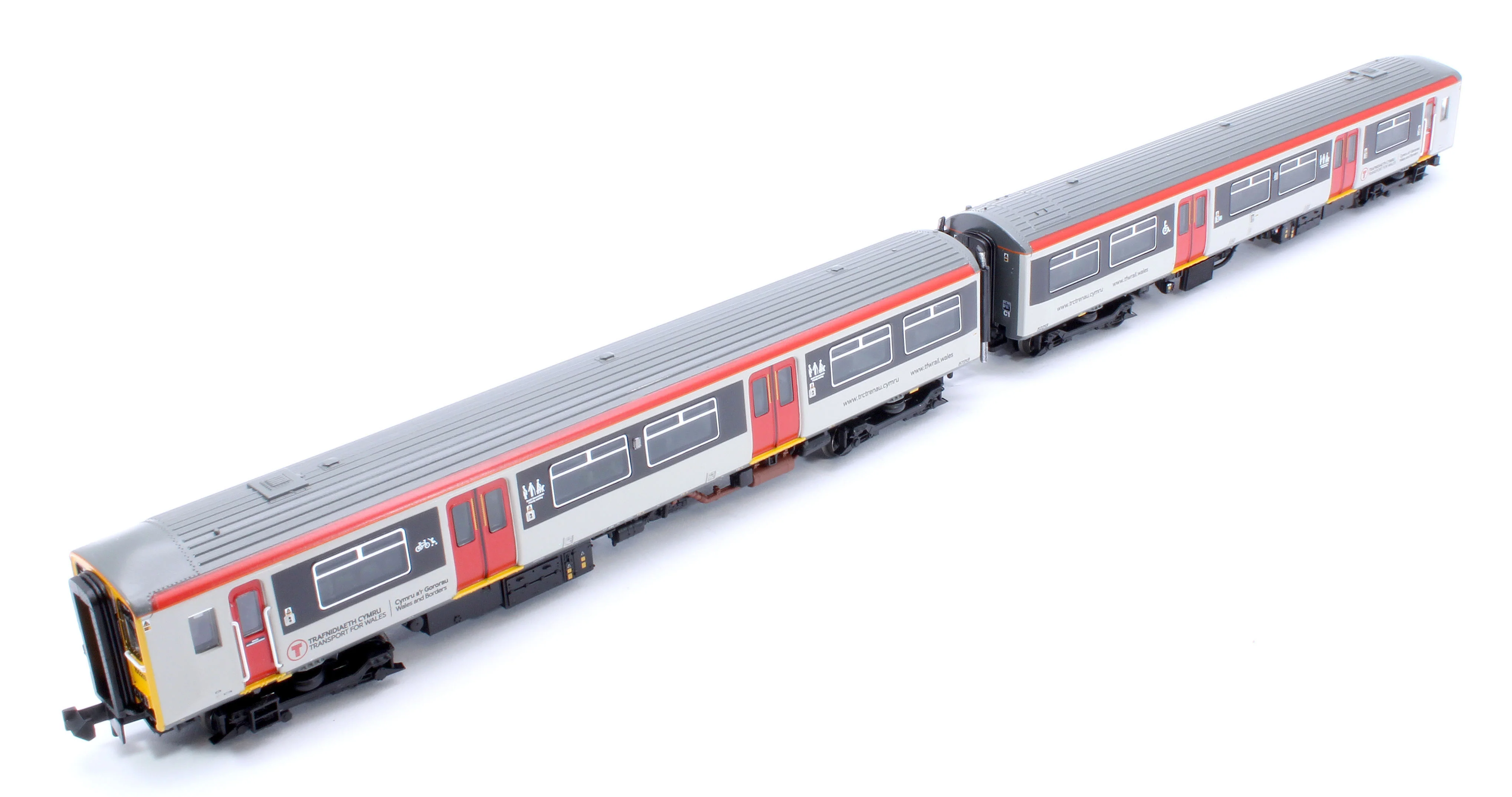 Class 150/2 2-Car DMU 150213 Transport for Wales - DCC Sound - Image 15