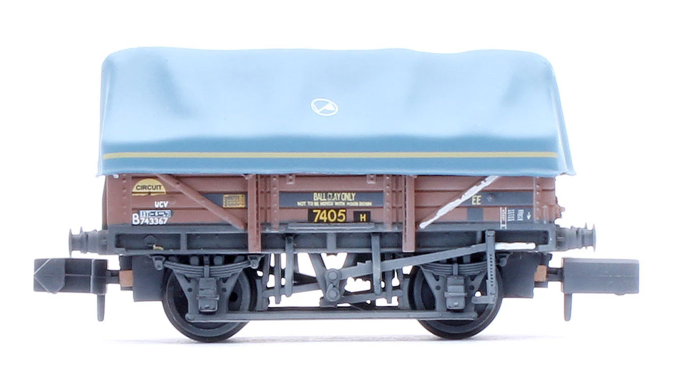5 Plank China Clay 3-Wagon Pack BR Bauxite (TOPS) with Tent Canopy No.B743029, B743367 & B743806 - Weathered - Image 5