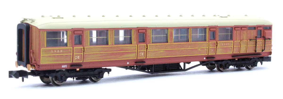 2P-011-210 Gresley Coach LNER Teak Brake Composite 5547 - Image 3