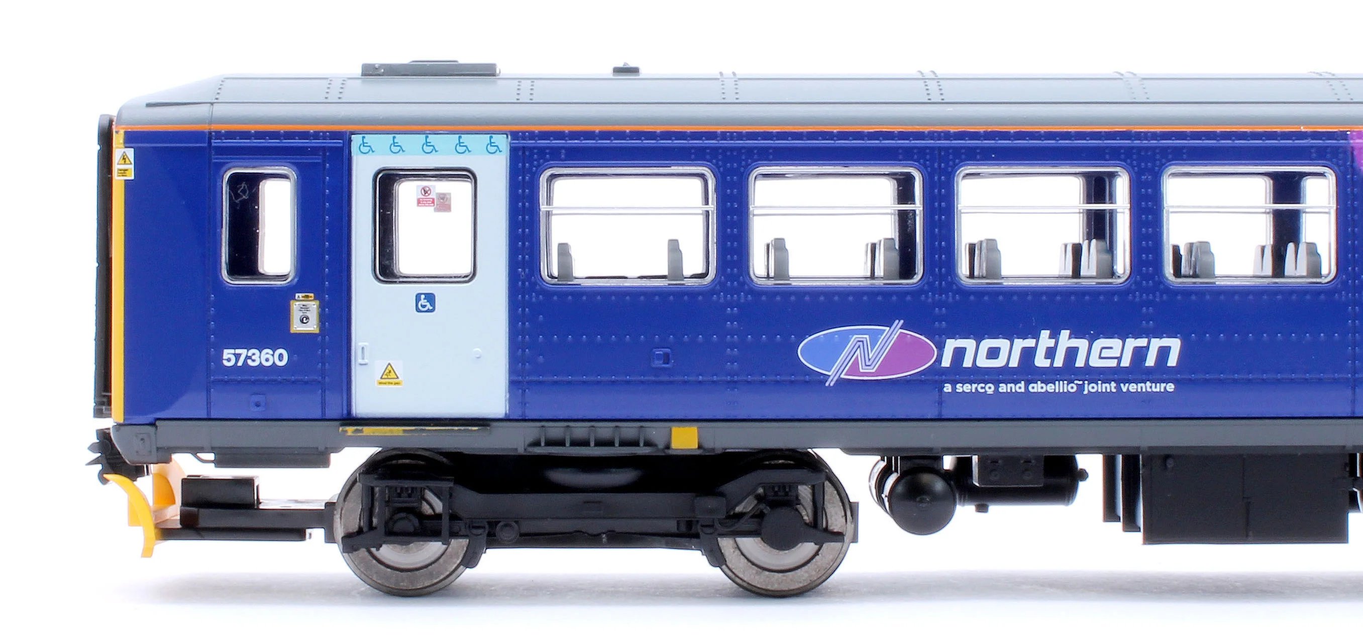 Class 153 Northern Rail 153360 Diesel Locomotive - Image 6