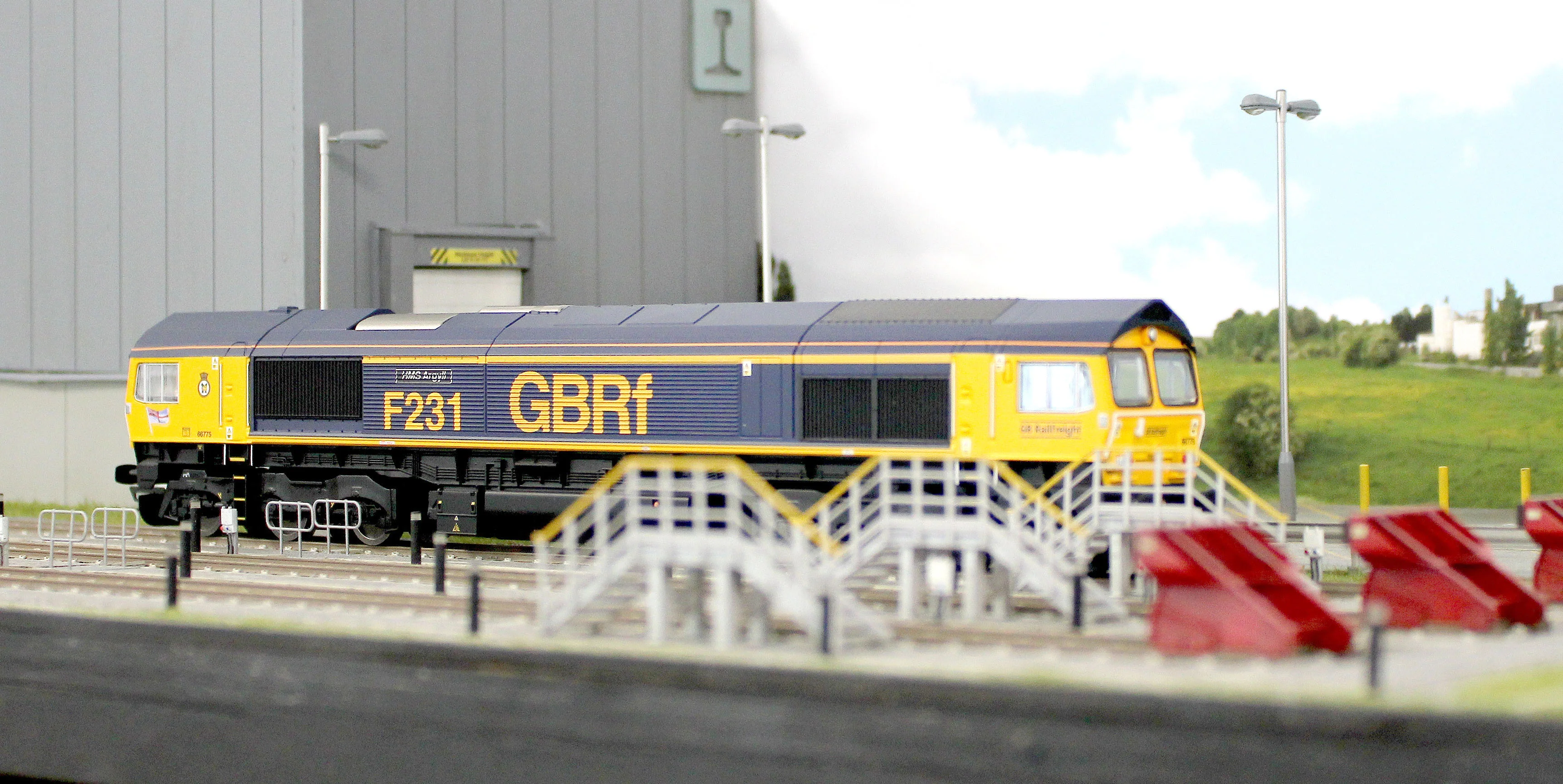 R30534 RailRoad GBRf Class 66 HMS Argyll 66775 Diesel Locomotive - Image 13