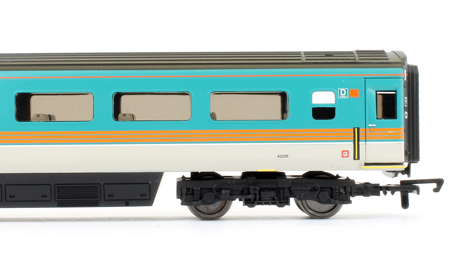 Midland Mainline MK3 Standard Open Coach '42229' - Image 3