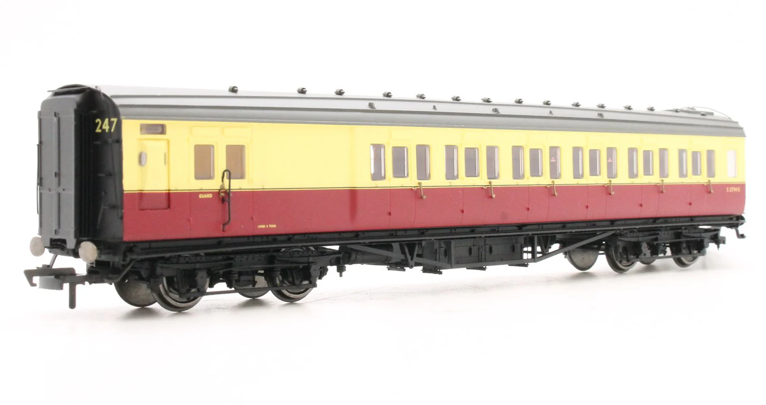 BR Maunsell Brake Third Class 'S3794S', Crimson & Cream - Image 2