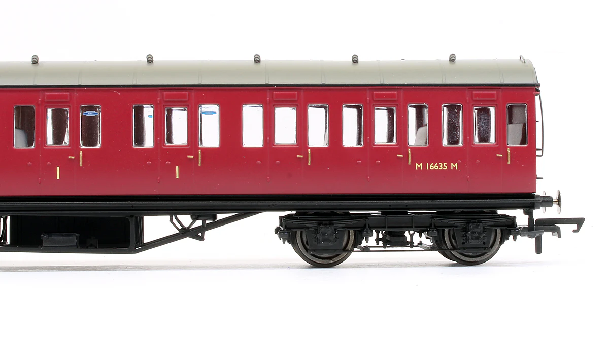 BR (Ex-LMS) Non-Corridor Composite Coach 'M 16635 M' - Image 3