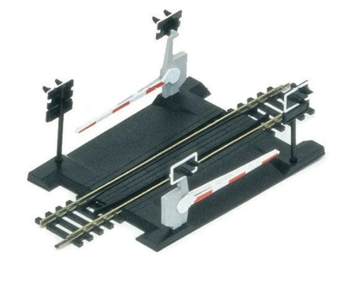 R645 Single Track Level Crossing