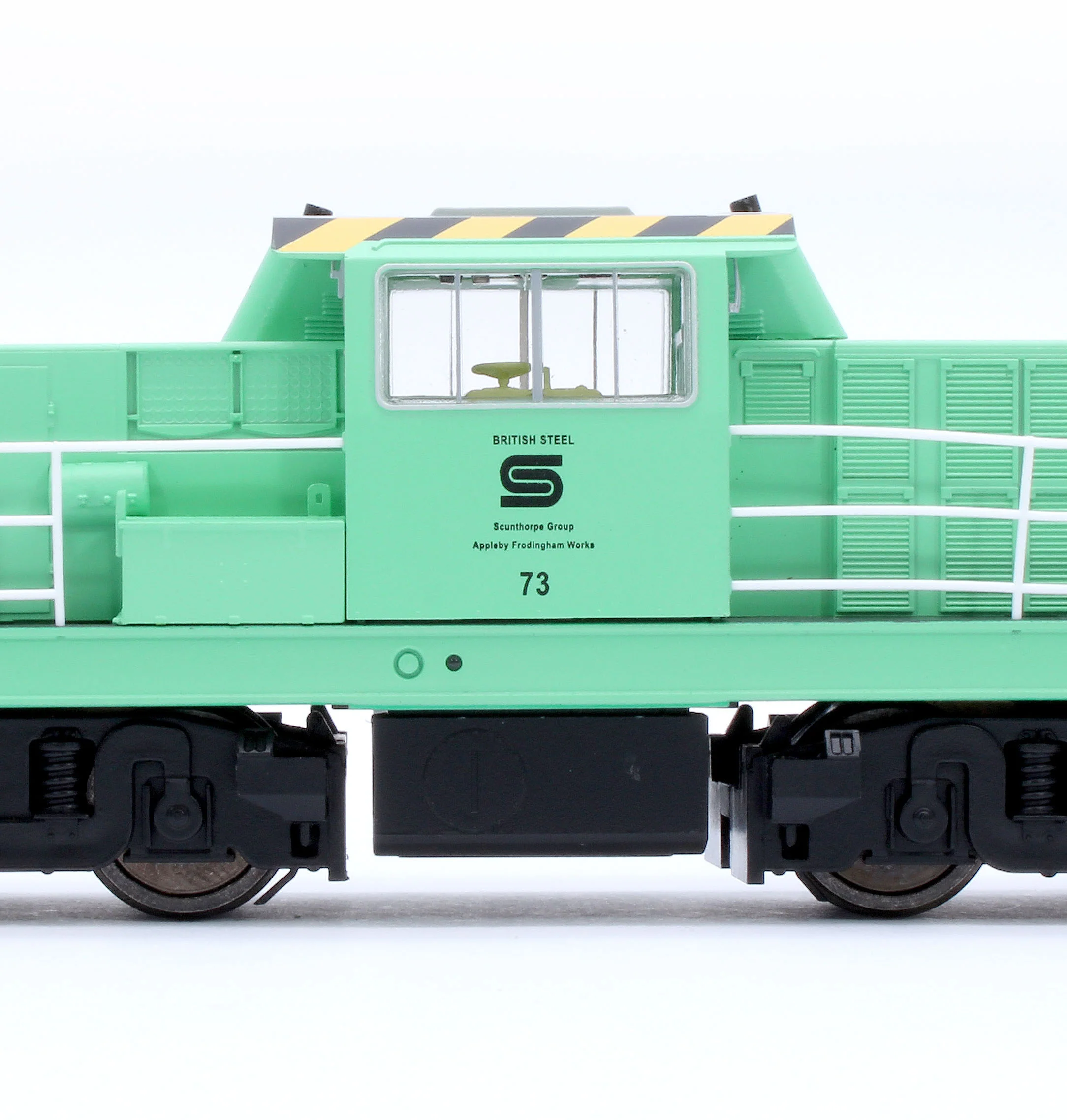 KRM-HUN-OO-F-73 Hunslet Bo-Bo in Delivery Green No.73 Diesel Locomotive - DCC Fitted - Image 6