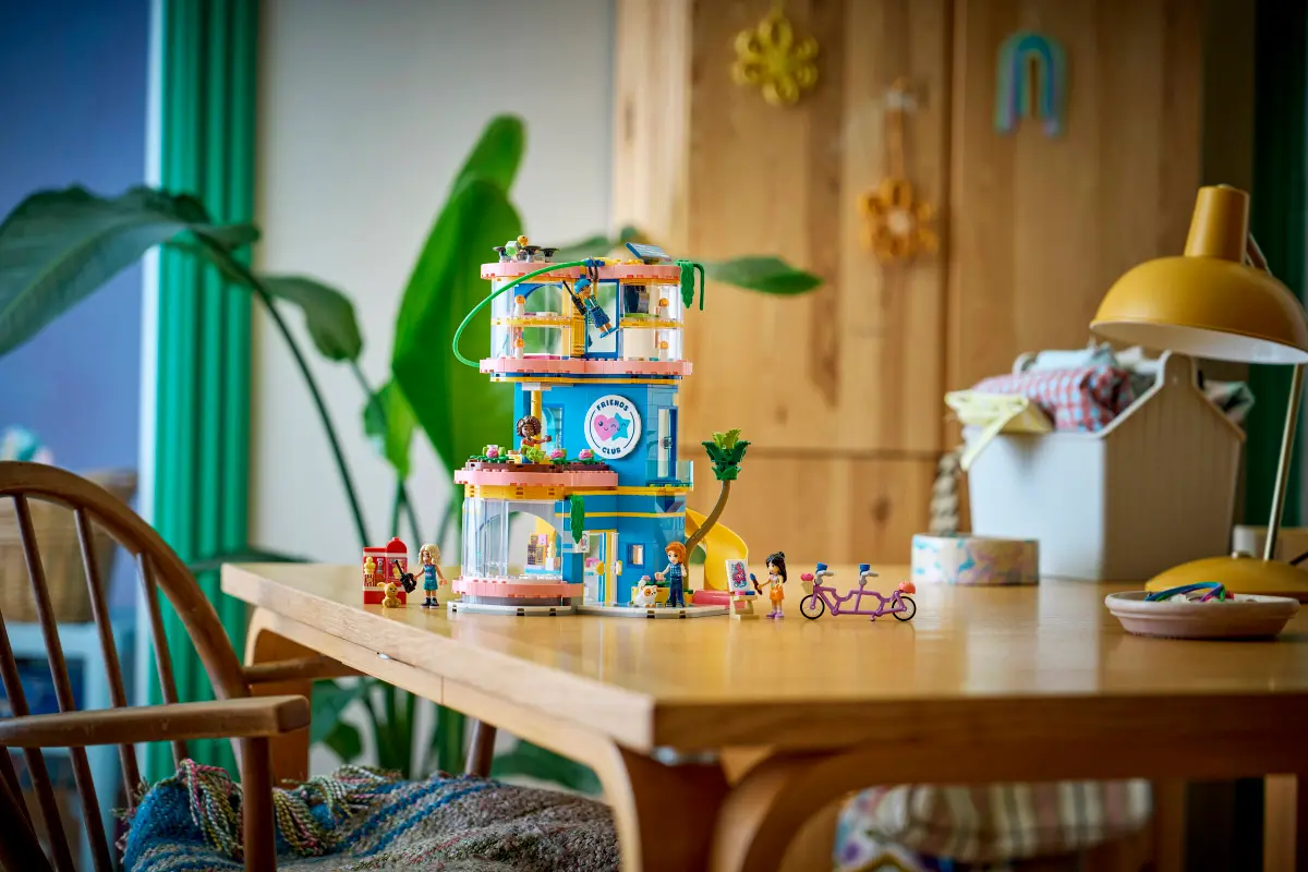 Lego Friends Heartlake City Friends Club House - 42689 - Image 10