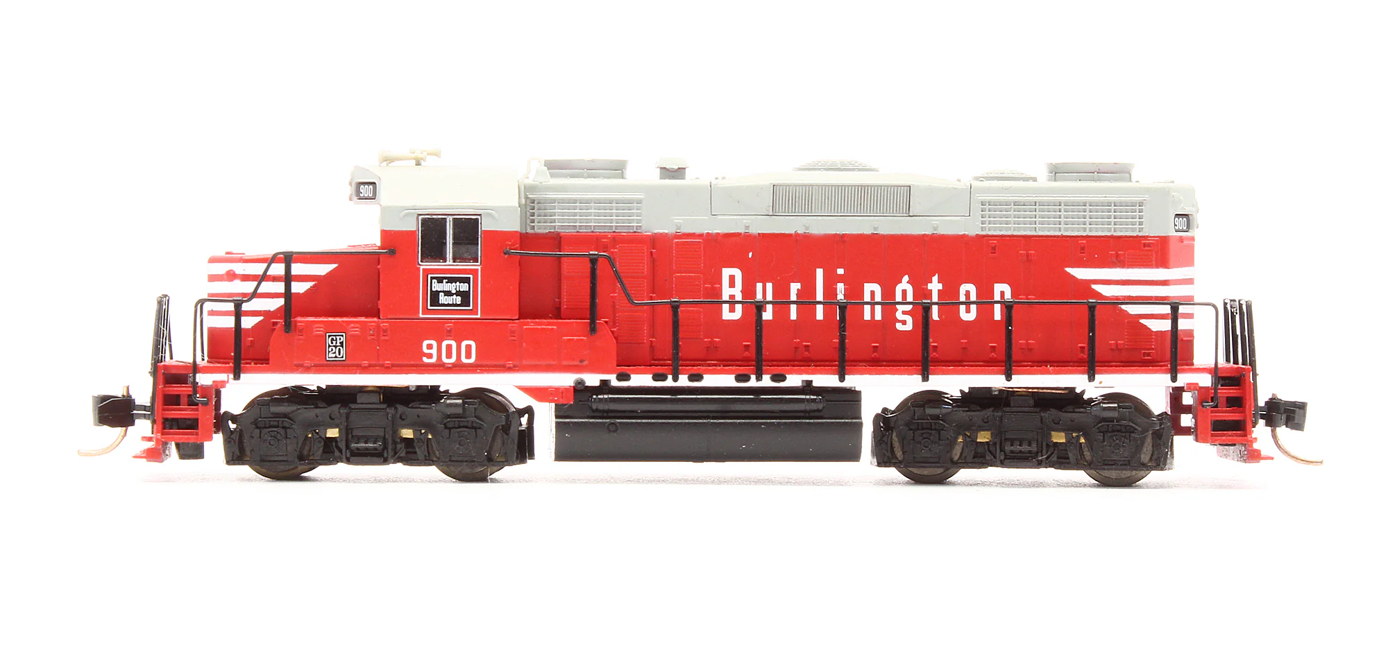Pre-Owned 47243 GP20 Diesel Locomotive CB&Q - Road #900 - Image 4