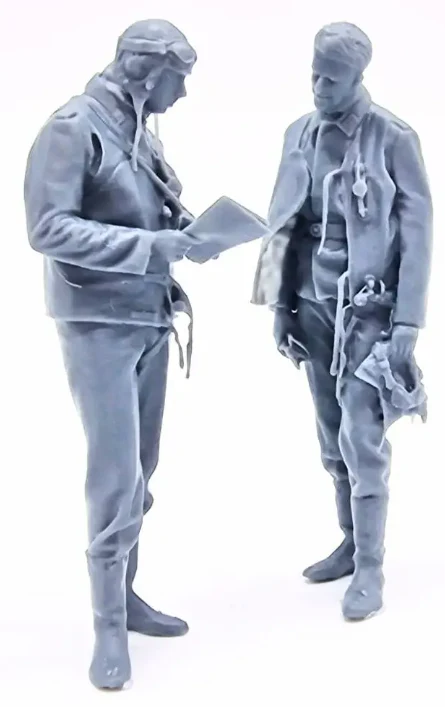 1:76 Scale - World War Two - Luftwaffe Pilots Reading Map - Image 3