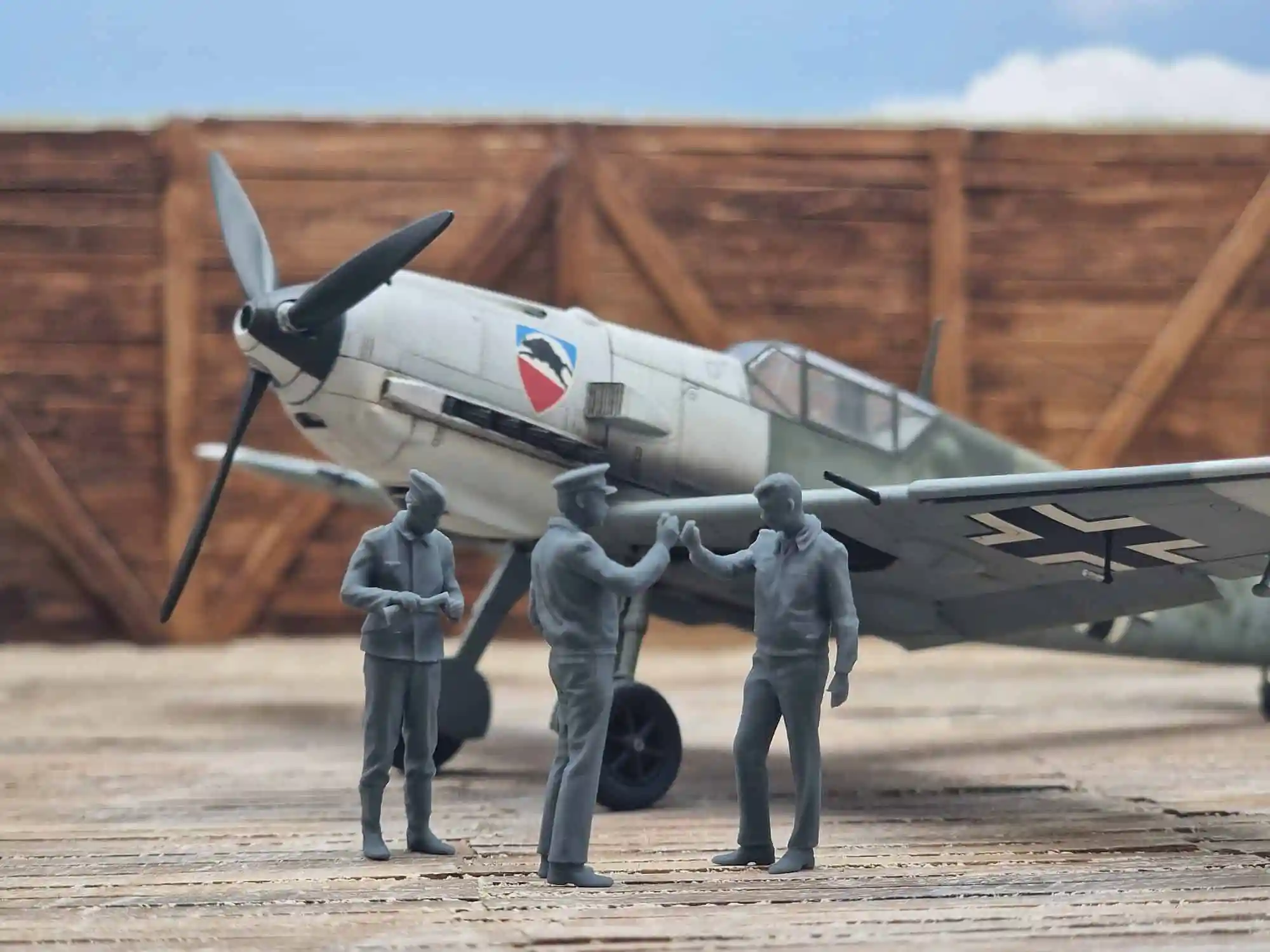 1:72 Scale - World War Two - Luftwaffe Pilots Toasting - Image 2