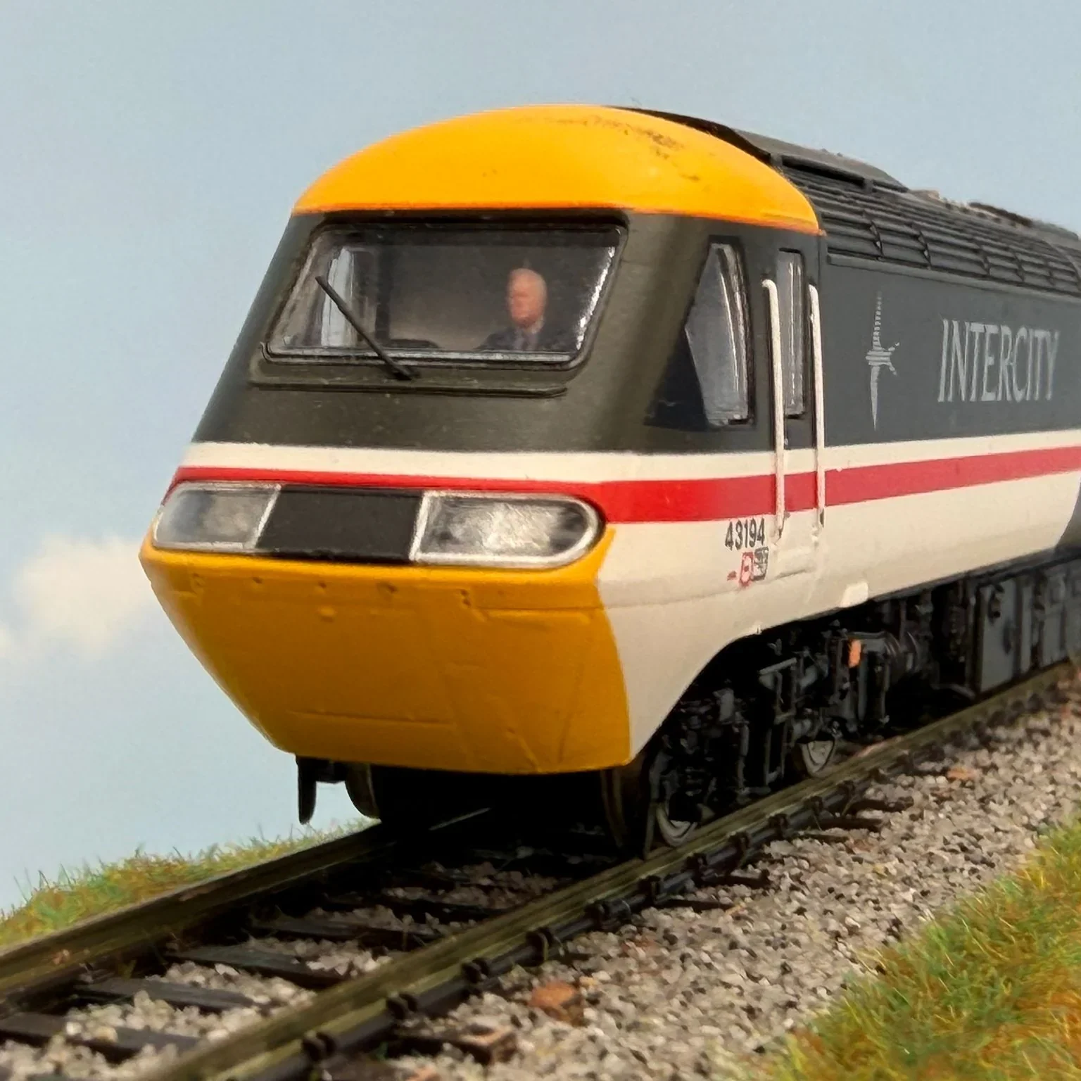 80804-120C TT:120 Gauge Loco Specific Crew x2 - Class 43 HST - Image 2