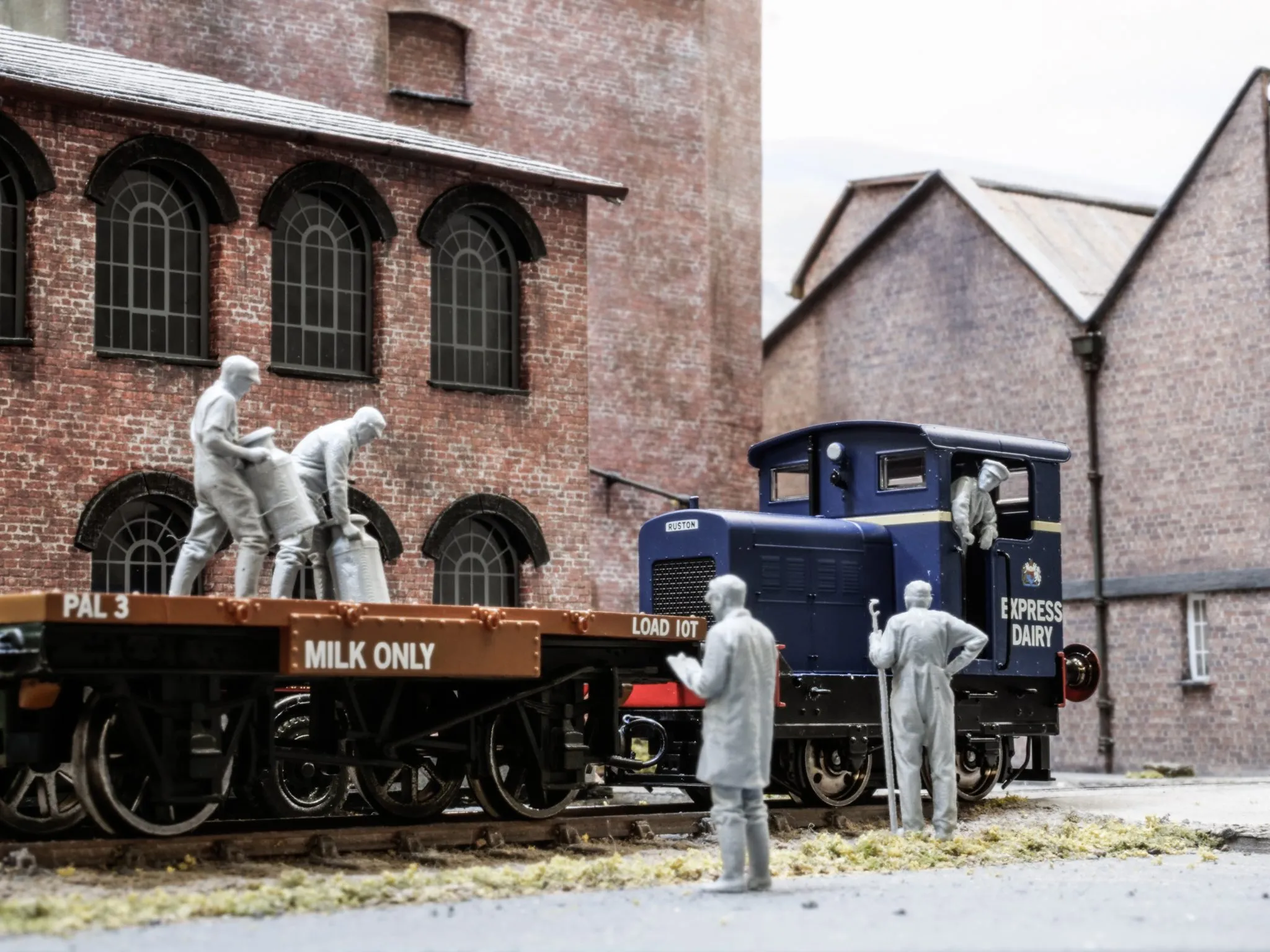 9010-148 N Gauge 1948-1968 British Railways - Creamery Shunter Bundle - Image 2