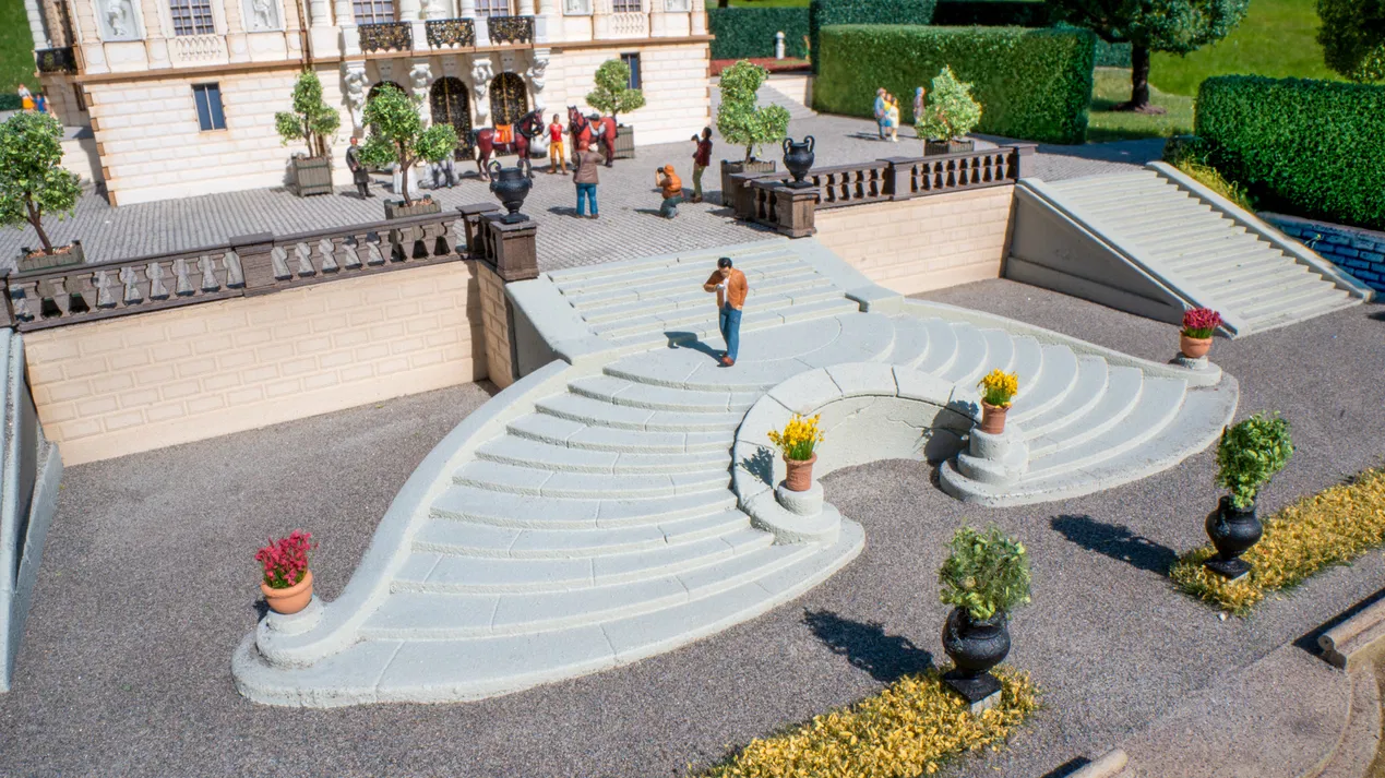 Curved Open Air Staircase Hard Foam (Pre-Built)