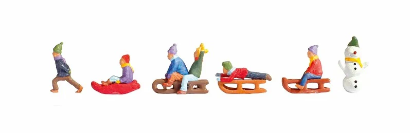 N15819 Children in the Snow (6) and Accessories Figure Set