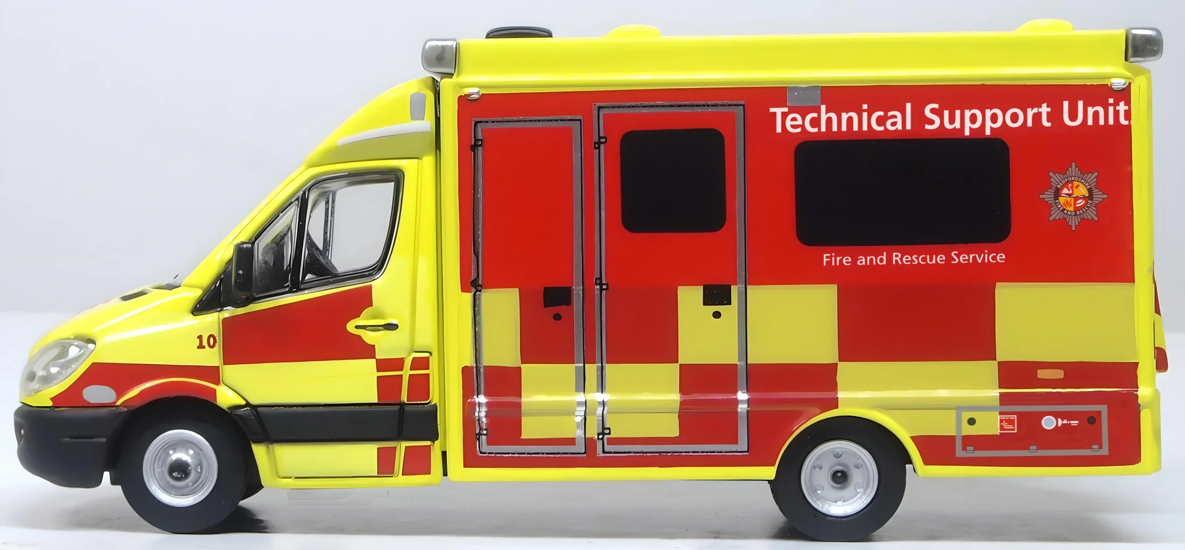 Mercedes Ambulance Bedfordshire Fire & Rescue Support Unit - Image 3