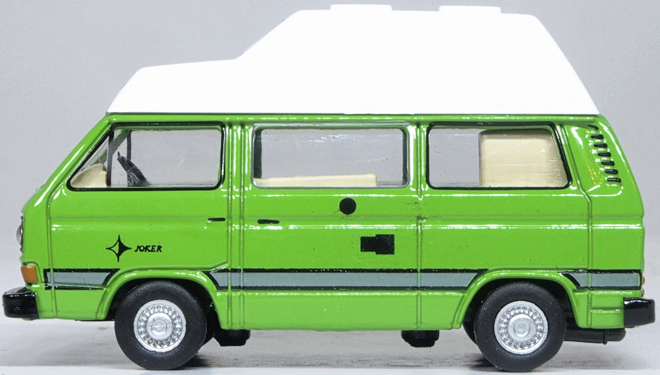76T25011 VW T25 Camper Liana Green - Image 3