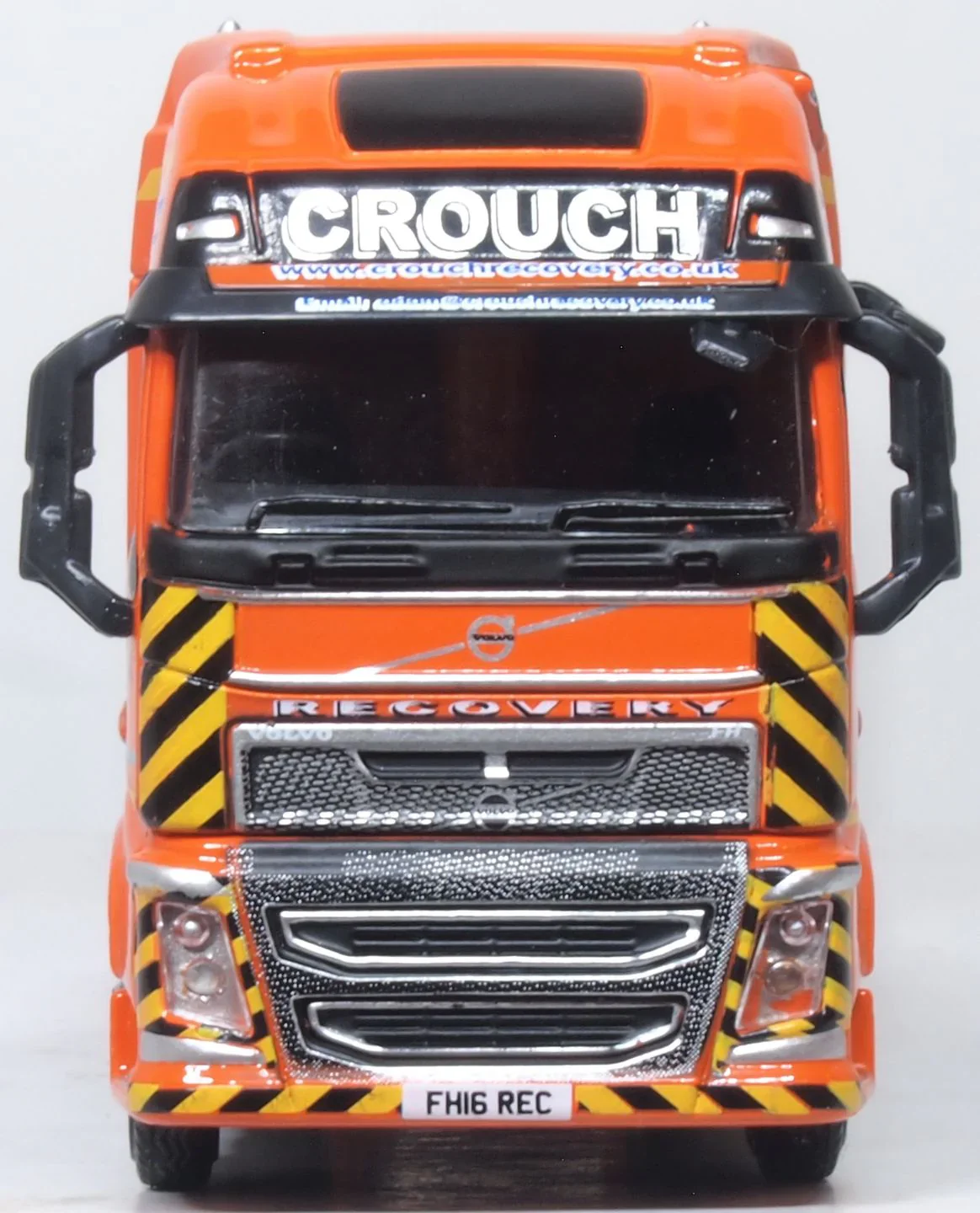 Volvo FH4 GXL Semi Low Loader Crouch Recovery - Image 2
