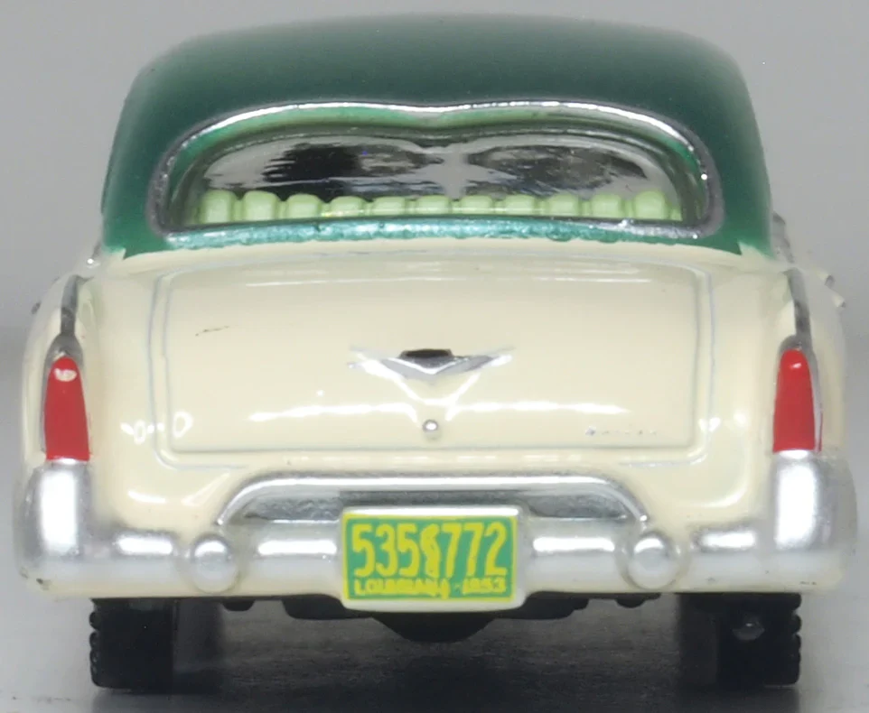 87KM53001 1953 Kaiser Manhattan Stardust Ivory/Jade Green - Image 5