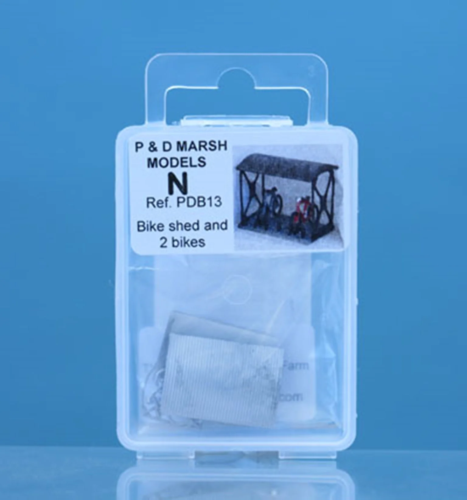 PDB13 N Gauge Bike Shed & 2 Bikes - Unpainted - Image 2