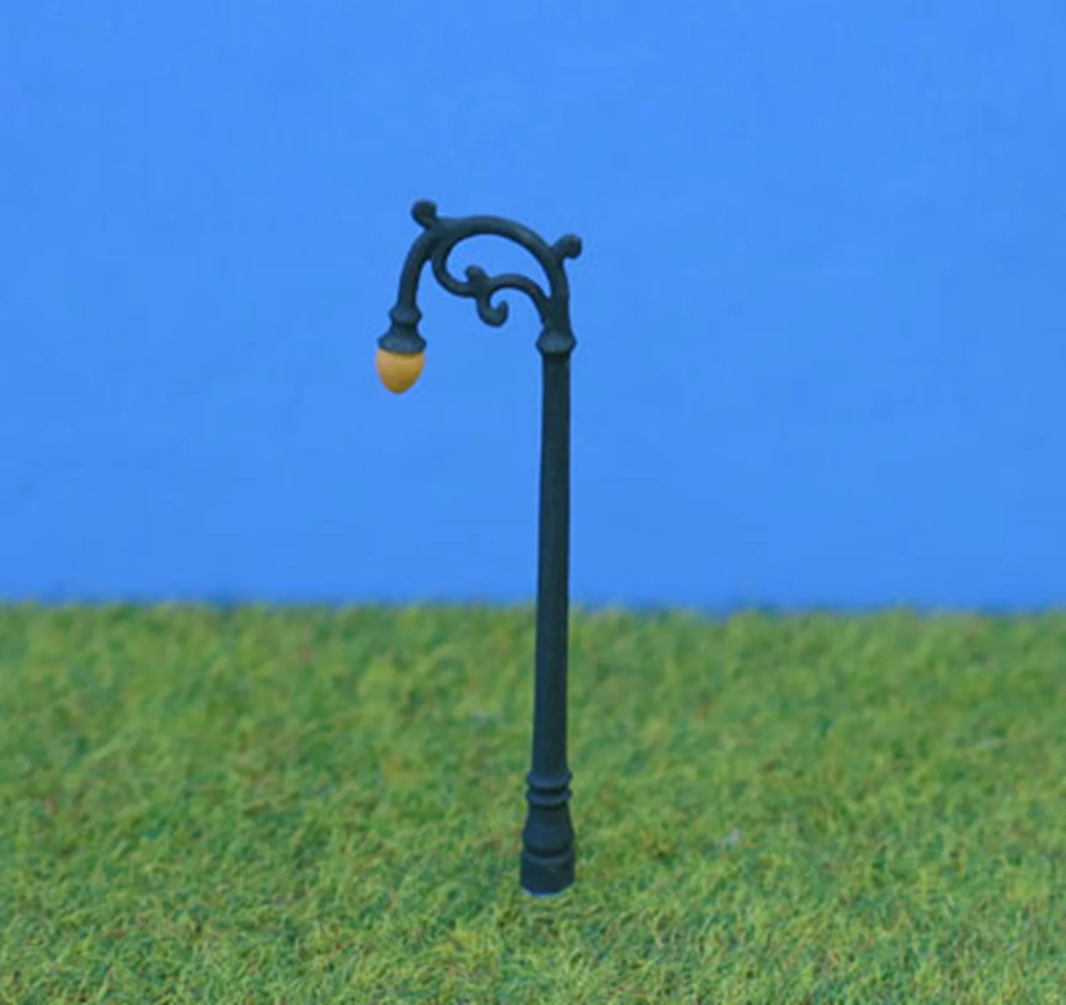 PDC11 N Gauge Swan Neck Street Lamps - UNPAINTED