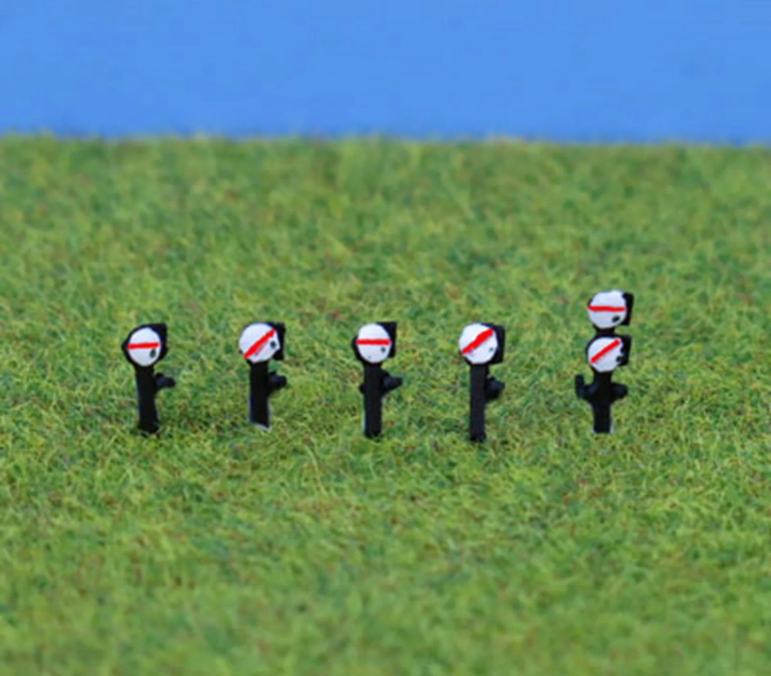 PDX361 N Gauge Painted Ground Signals