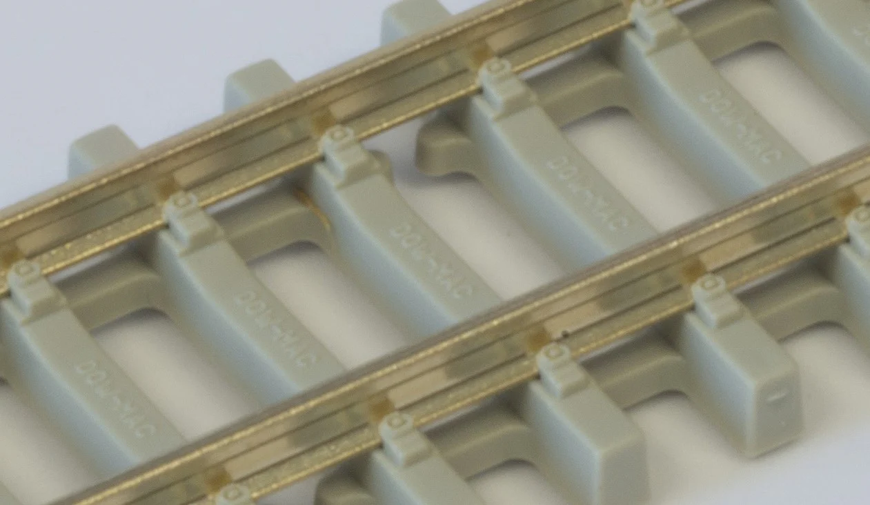 SL303 1 Yard Code 80 Streamline Nickel Silver Flexible Track with Concrete Sleepers - Single - Image 2
