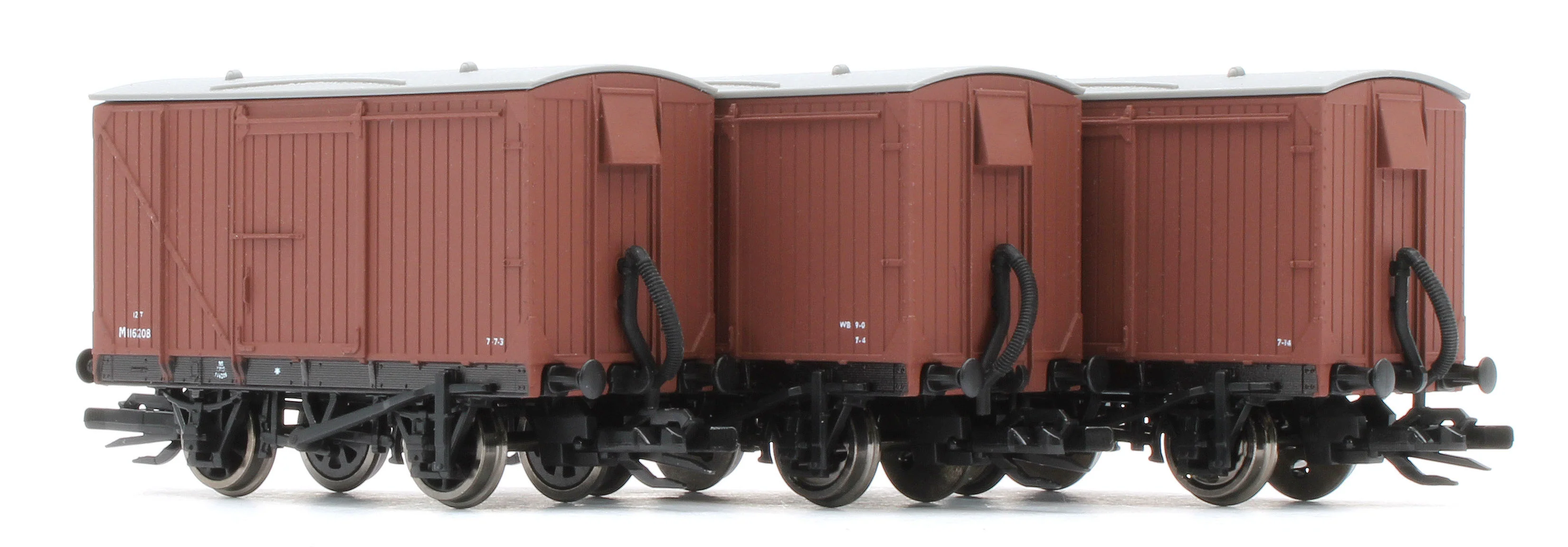 TTR61303 TT:120 Ex-LMS 9ft Wheelbase Fitted BR Bauxite Vans - Pack of 6 - Image 4